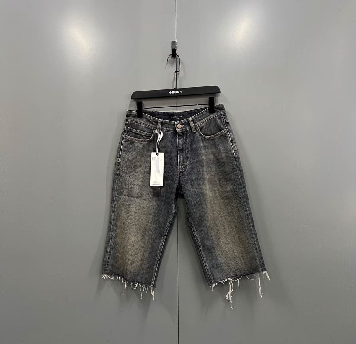 Balenciaga Balenciaga Blue Vintage Washed Jeans J41 Size US 34 / EU 50 - 1 Thumbnail