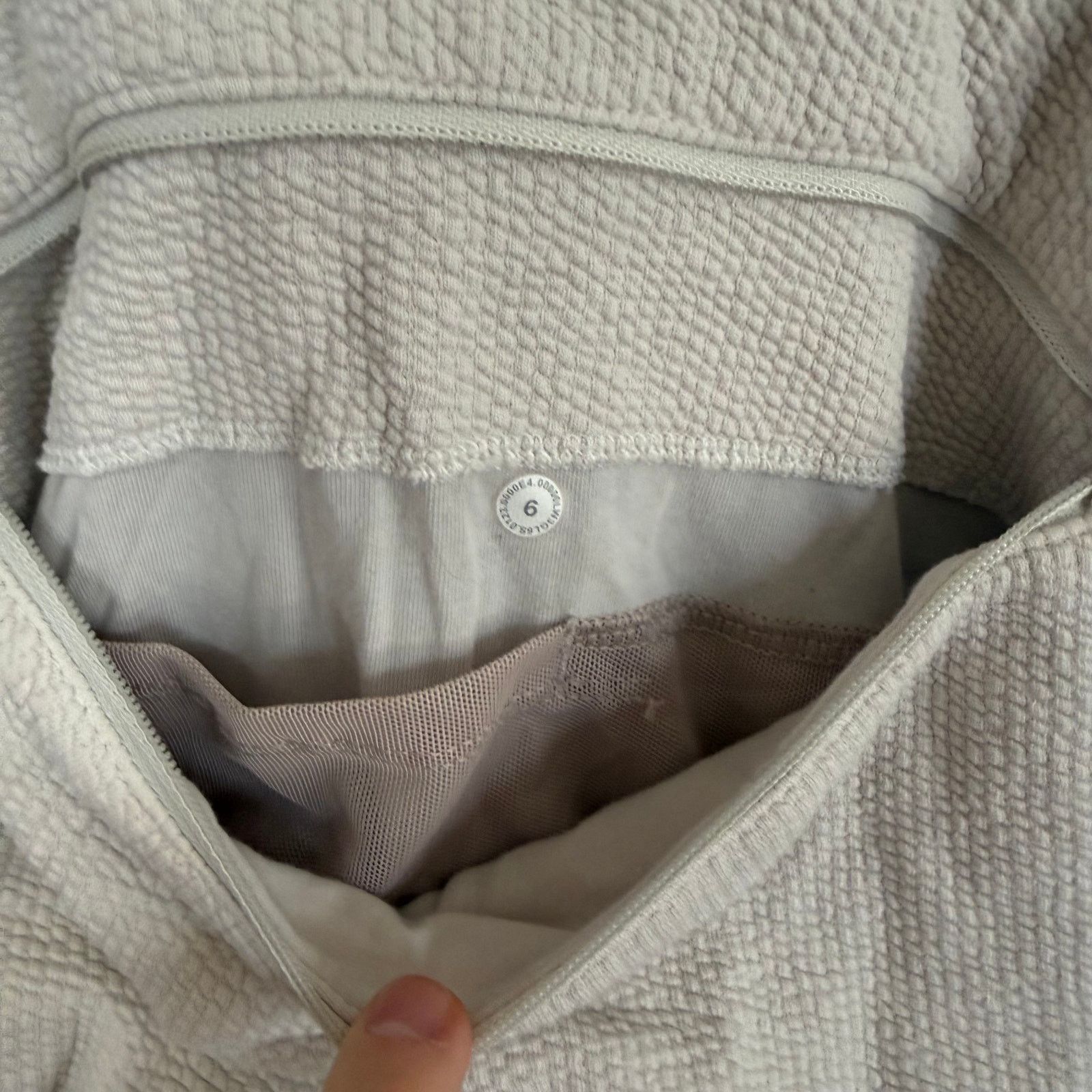 Lululemon Lululemon Gray Textured Half-Zip Hoodie | Sz 6 Size M / US 6-8 / IT 42-44 - 3 Thumbnail