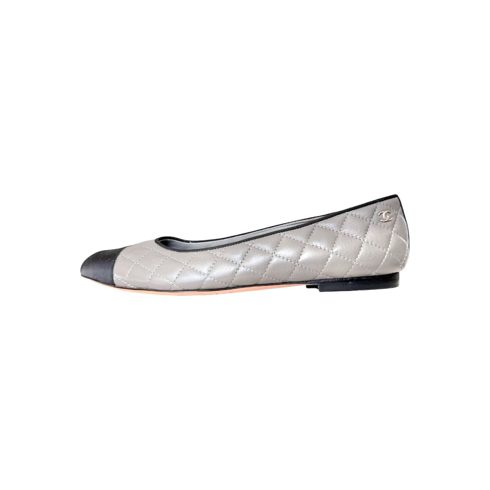 Chanel Chanel CC Quilted Cap Toe Ballet Flats Gray Black Leather EU Size US 6.5 / IT 36.5 - 7 Thumbnail