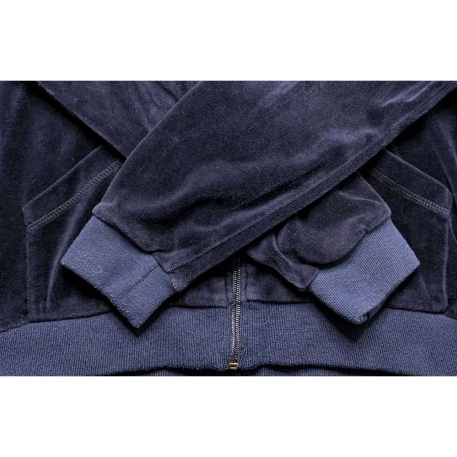 Juicy Couture VINTAGE Juicy Couture Hoodie Jacket Crown Preppy Royalty Y2K Velour USA Large Blue Womens Size L / US 10 / IT 46 - 5 Thumbnail