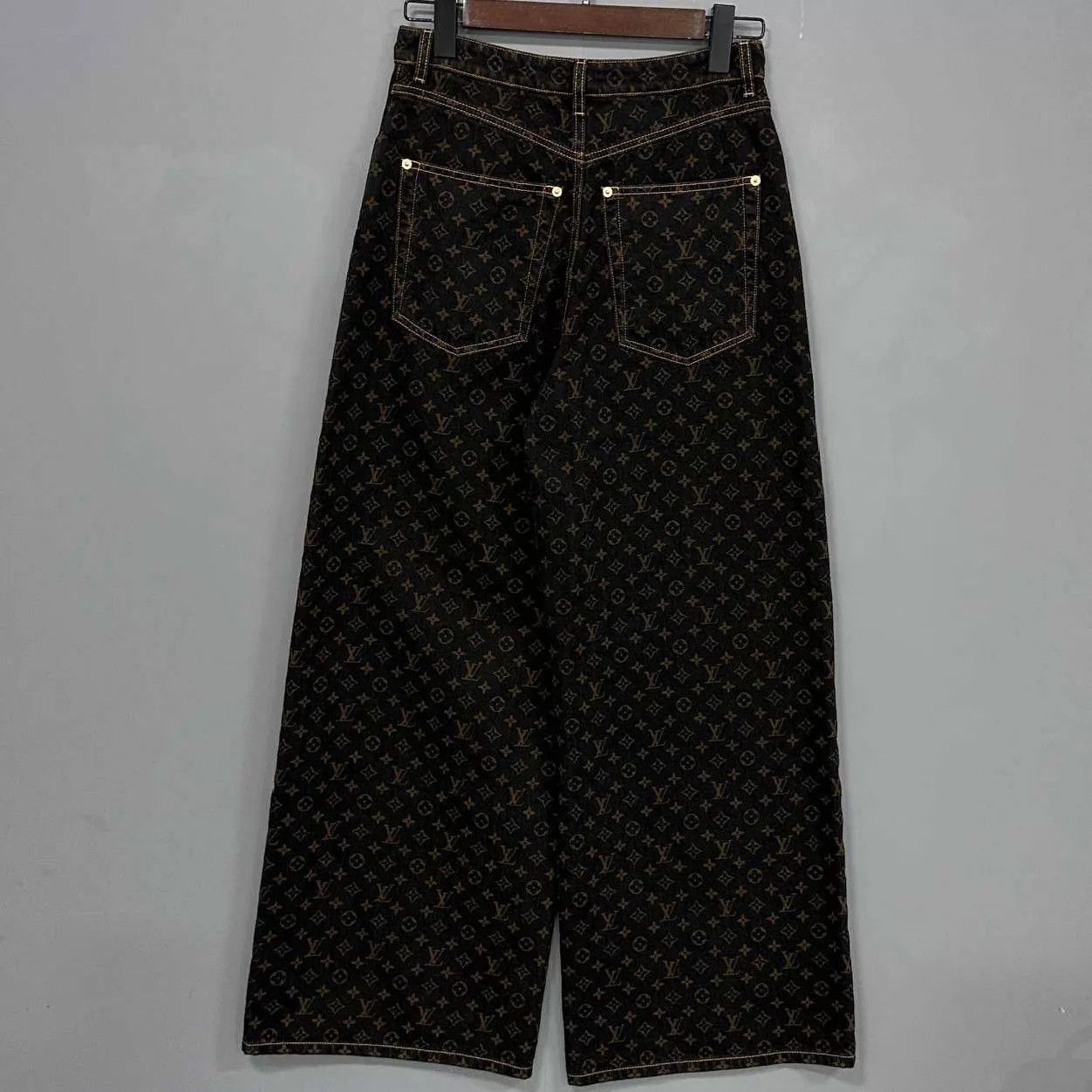 Louis Vuitton LV 25ss Black & Gold Monogram All Over Print Jeans 36 Size 26" / US 2 / IT 38 - 3 Thumbnail