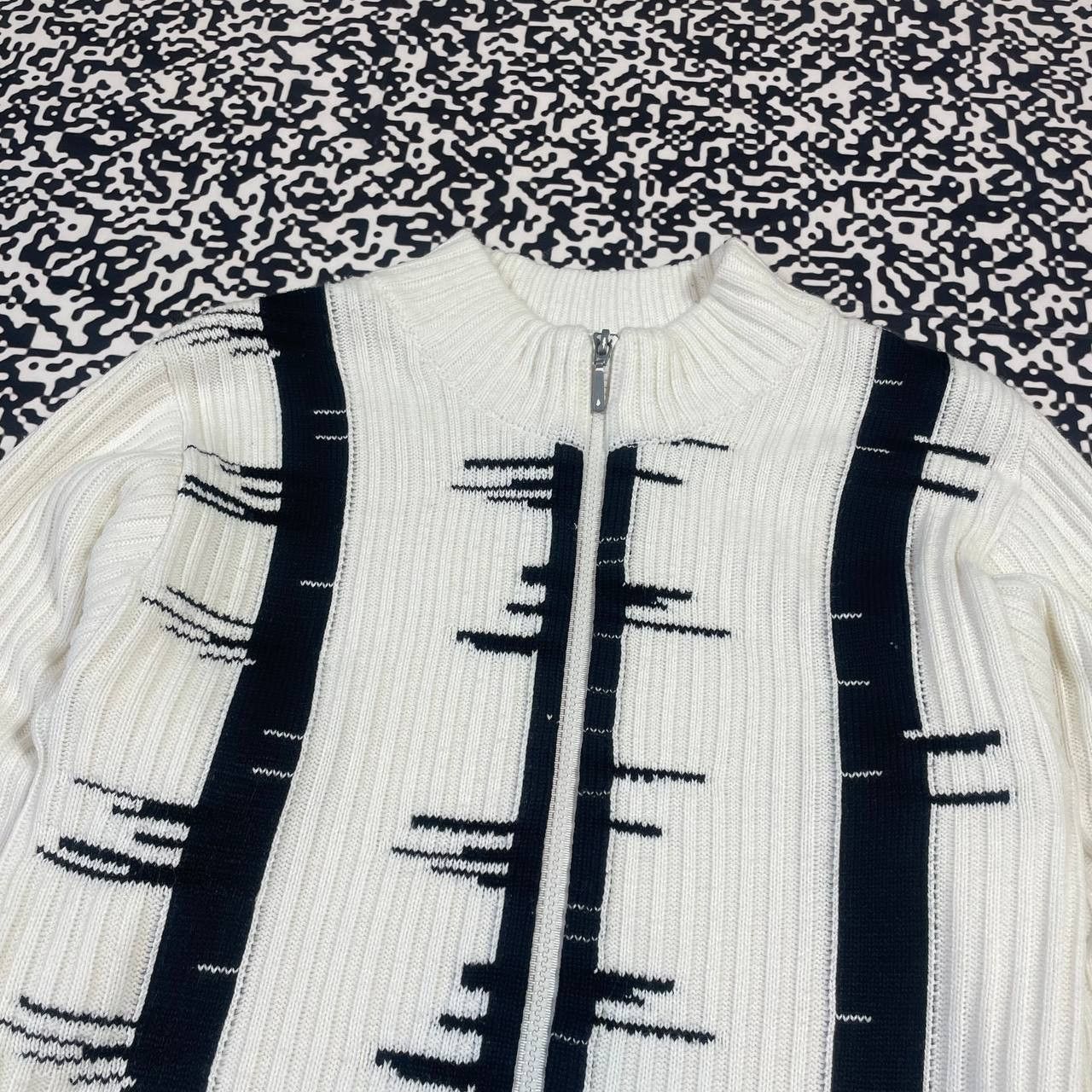 Japanese Brand Vintage Y2k Japanese Style Stripe Retro Anstract Zip Sweater Size US L / EU 52-54 / 3 - 5 Thumbnail