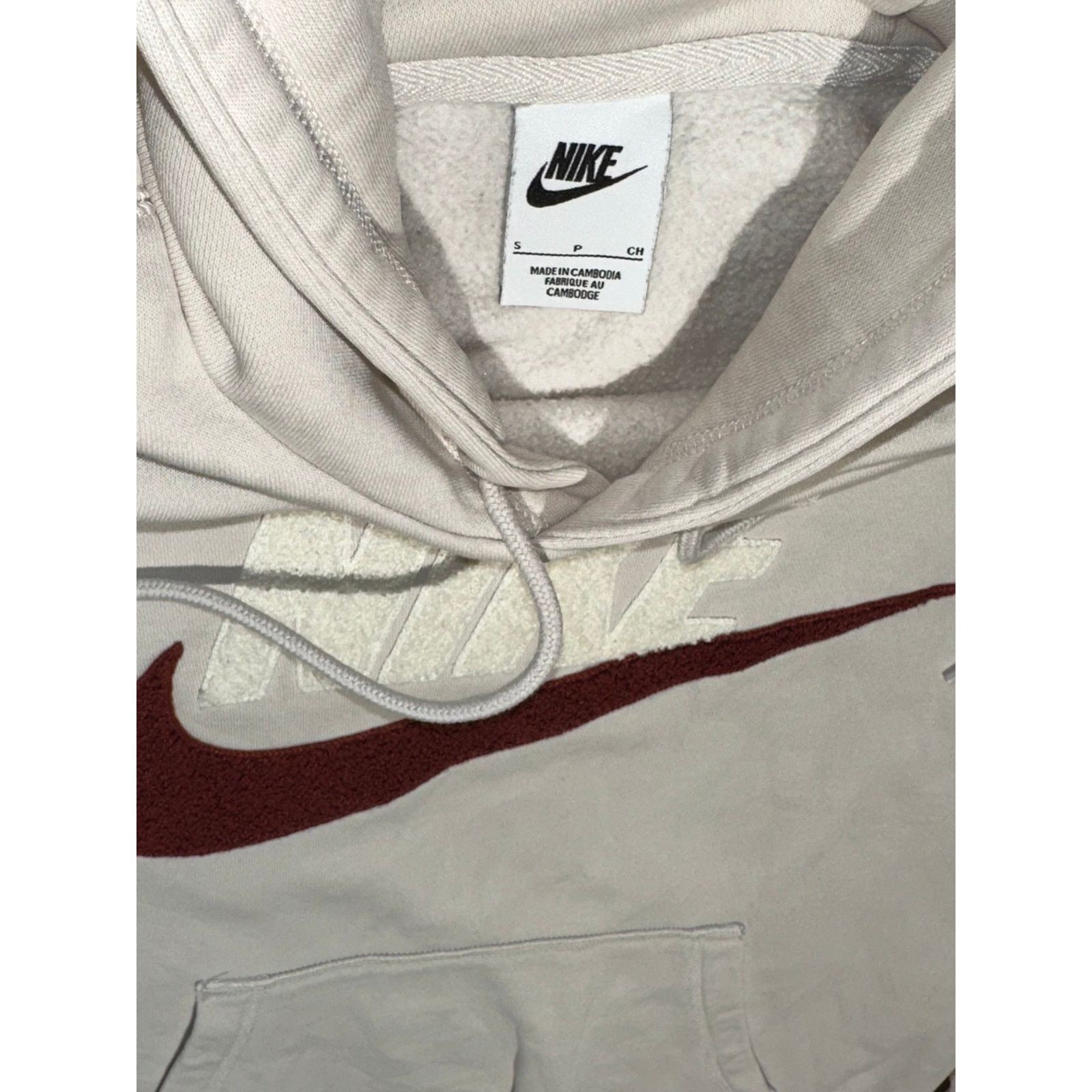 Nike Nike white And Burgundy Hoodie Size Small Size US S / EU 44-46 / 1 - 9 Thumbnail