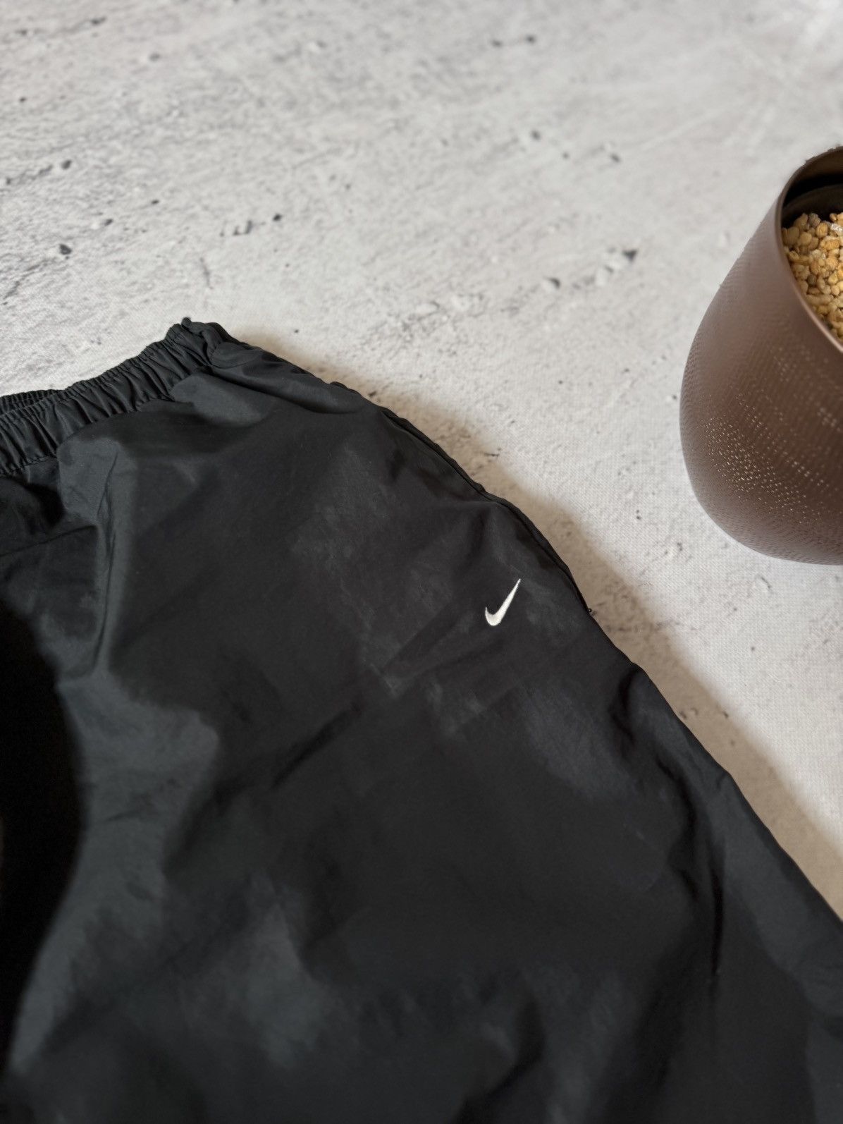 Nike × Vintage NIKE NYLON VINTAGE Y2K OVERSIZE BAGGY FIT PANTS SWEATPANTS Size US 34 / EU 50 - 4 Thumbnail