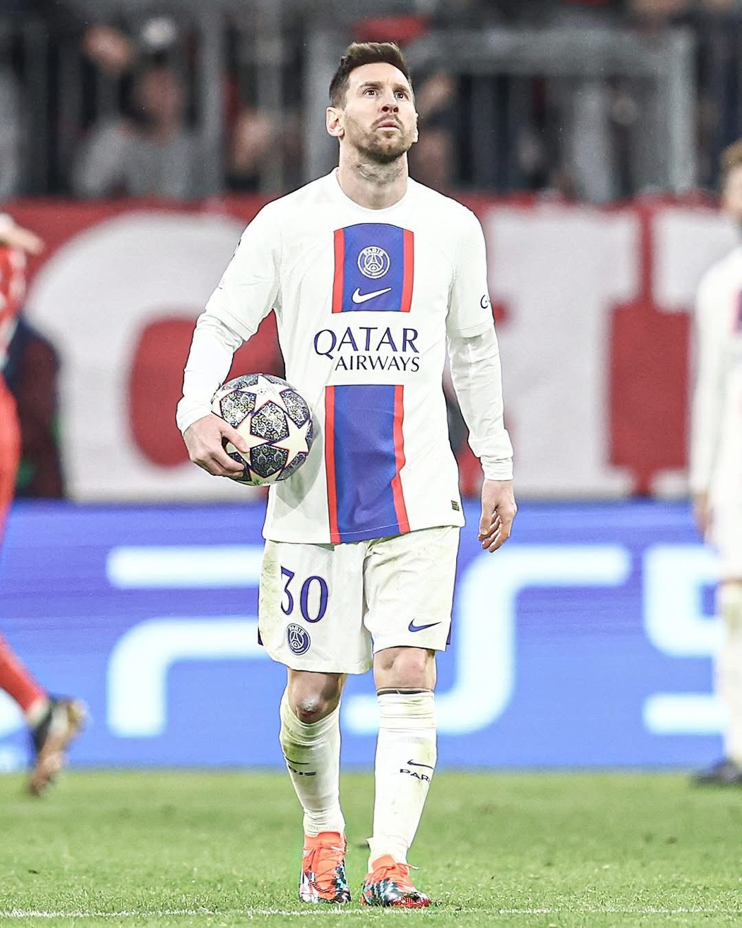 Nike PSG NIKE 2022/2023 FOOTBALL SOCCER THIRD JERSEY #30 MESSI Size US L / EU 52-54 / 3 - 14 Thumbnail
