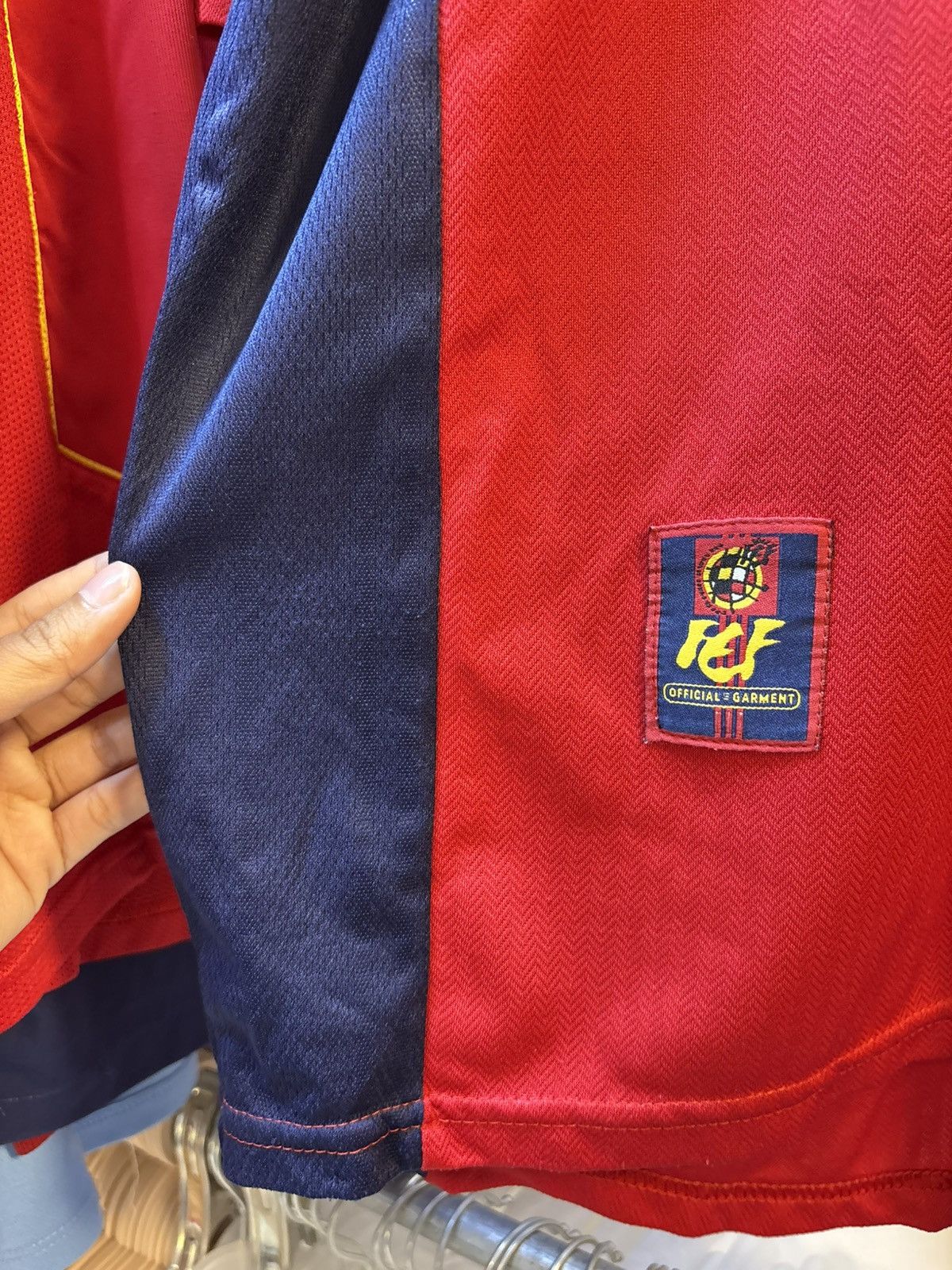Adidas Vintage 1998 Spain Football Team Home Kit Size US L / EU 52-54 / 3 - 10 Thumbnail