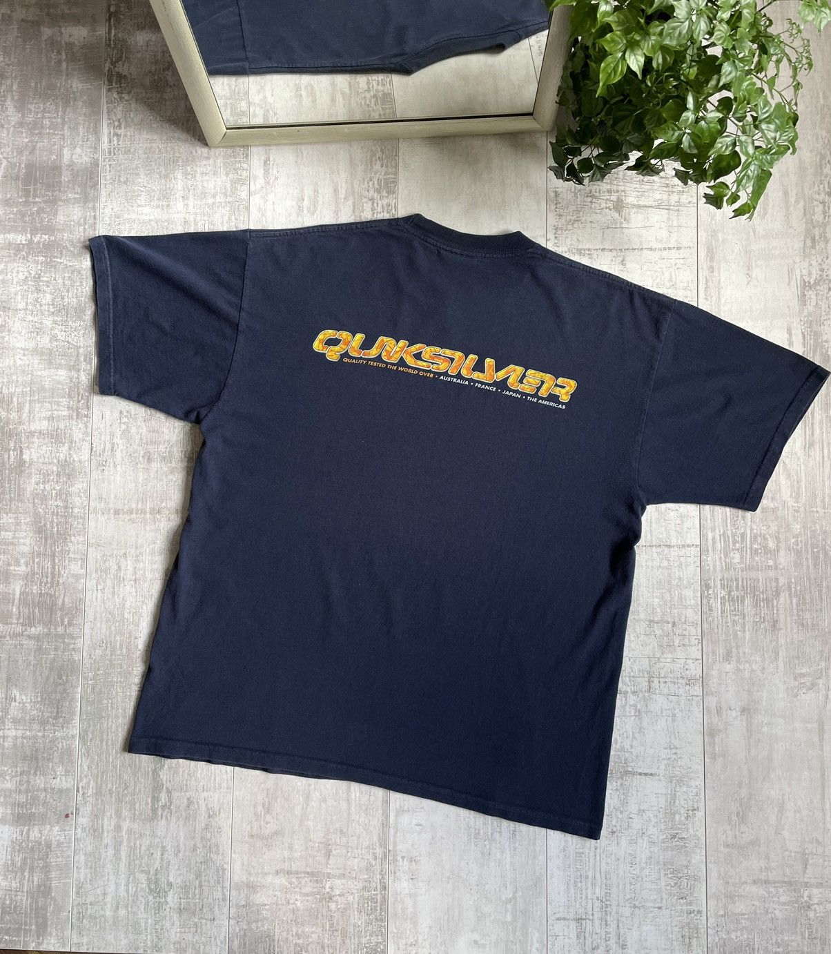 Quiksilver × Vintage Vintage Quiksilver 90’s T-Shirt Big Logo The World Over RARE Size US L / EU 52-54 / 3 - 1 Thumbnail