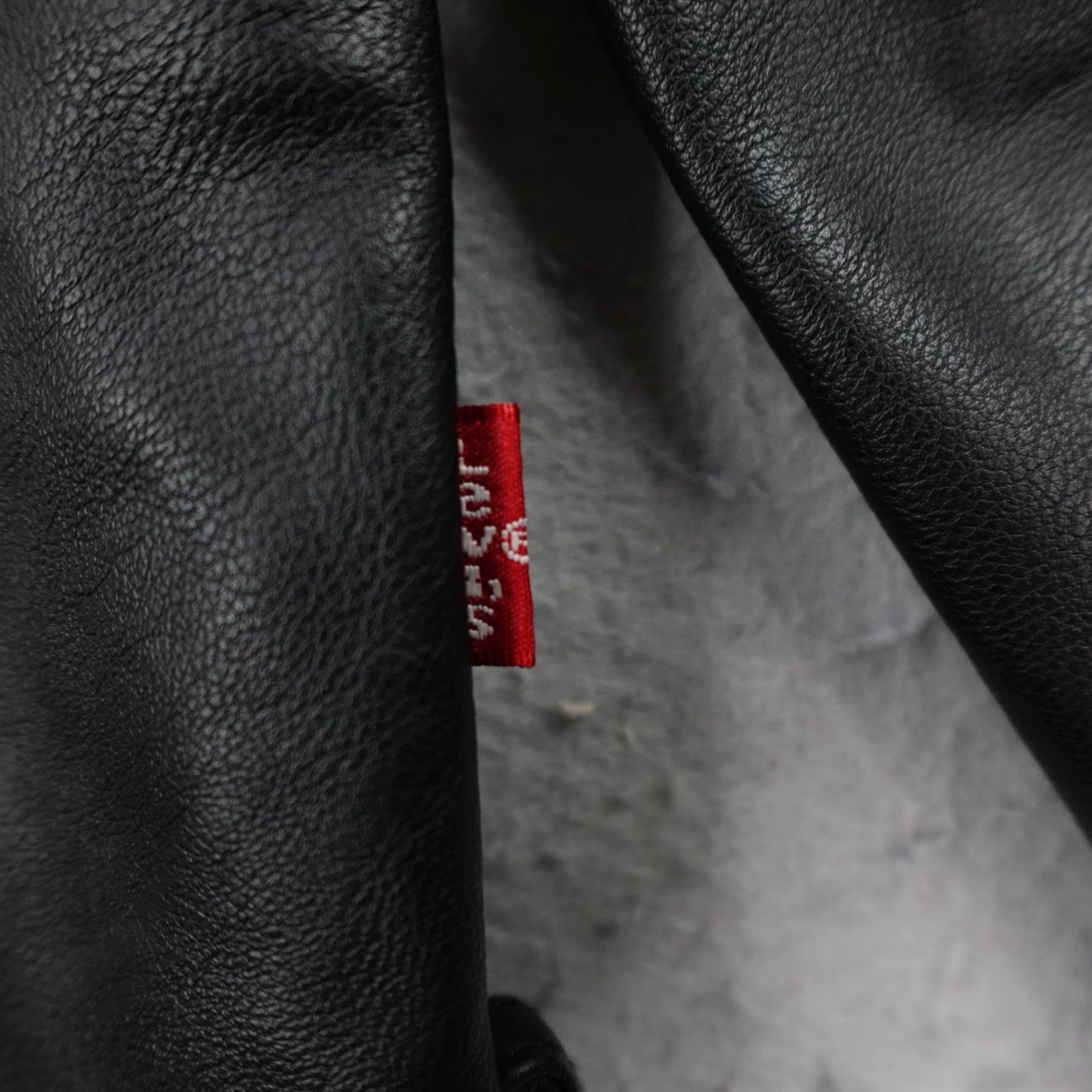 Levi's Levis Jacket Womens Large Black Faux Vegan Leather Moto Biker Asymmetrical Coat Jacket/Coat Length Short Zipper Pockets Lined Collared Full Zip Size L / US 10 / IT 46 - 4 Thumbnail