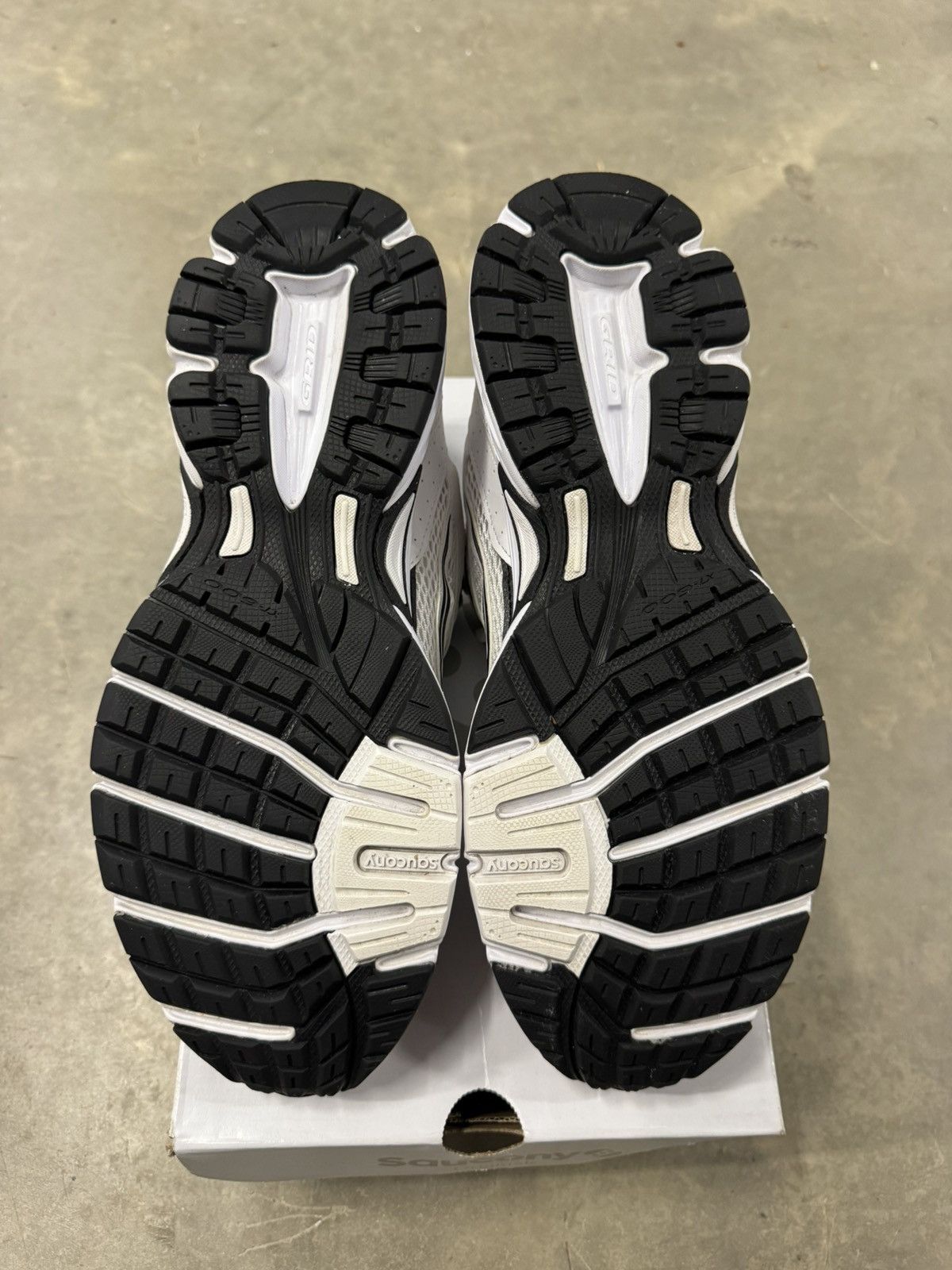 Saucony Saucony Ride Millenium White Gold Black Size 10.5 Size US 10.5 / EU 43-44 - 6 Thumbnail