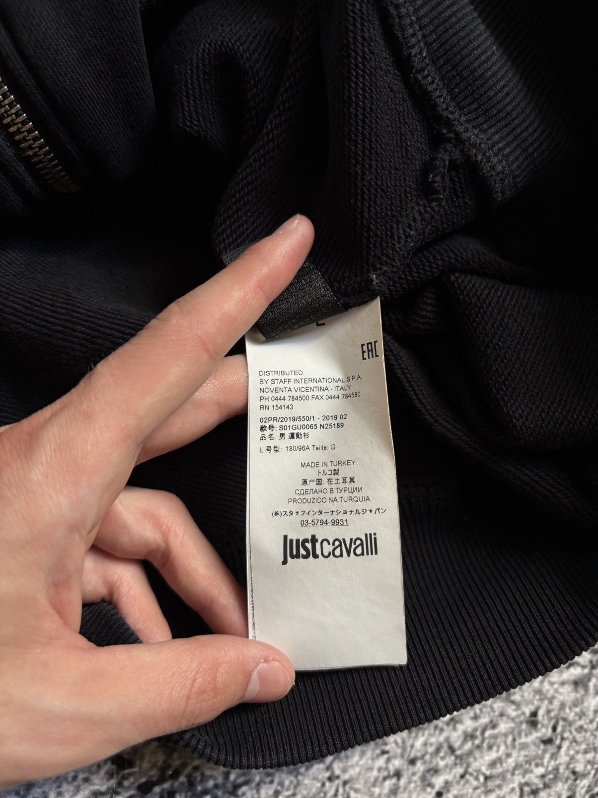 Just Cavalli archive just cavalli rare flames zip up hoodie L Size US L / EU 52-54 / 3 - 13 Thumbnail