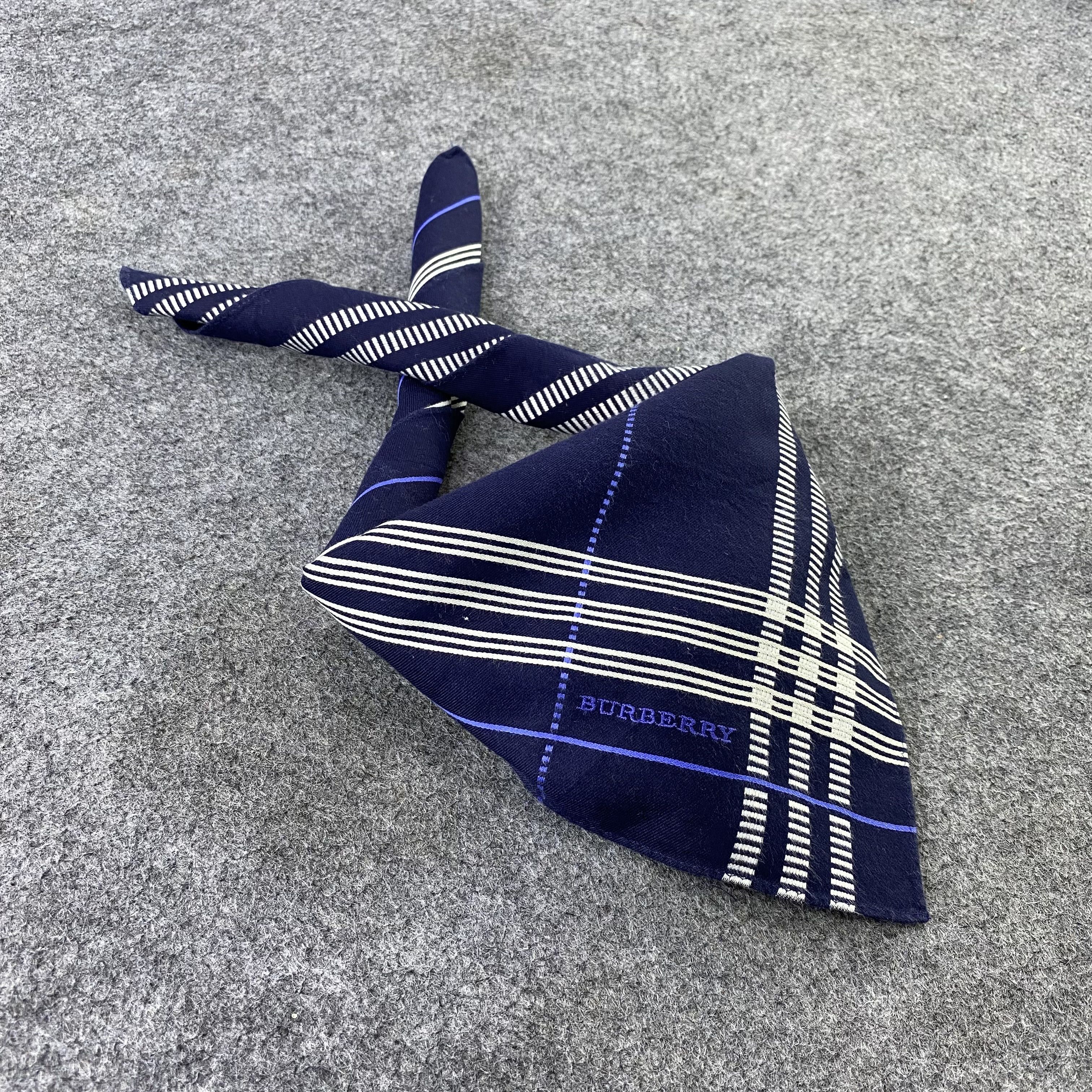 Burberry Burberry Handkerchief / Bandana / Neckerchief -B1050 Size ONE SIZE - 1 Thumbnail