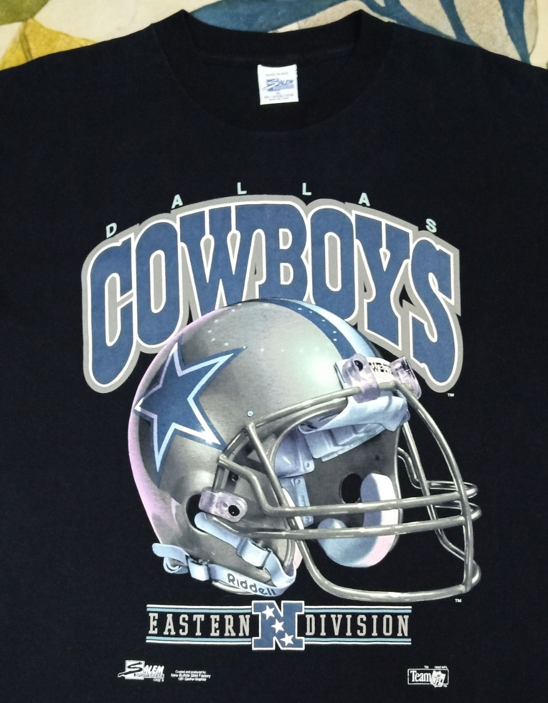 NFL × Salem Sportswear × Vintage Vintage 90s NFL Dallas Cowboys Riddell Helmet T-shirt Size US XL / EU 56 / 4 - 4 Thumbnail