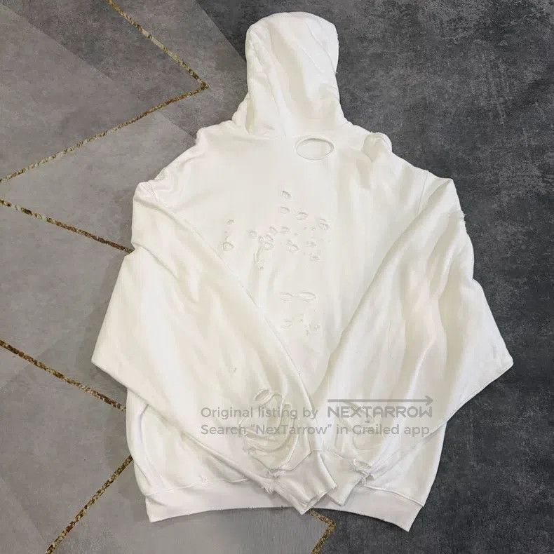 Balenciaga Balenciaga White double-layered destroyed hoodie Size US XXS / EU 40 - 2 Thumbnail