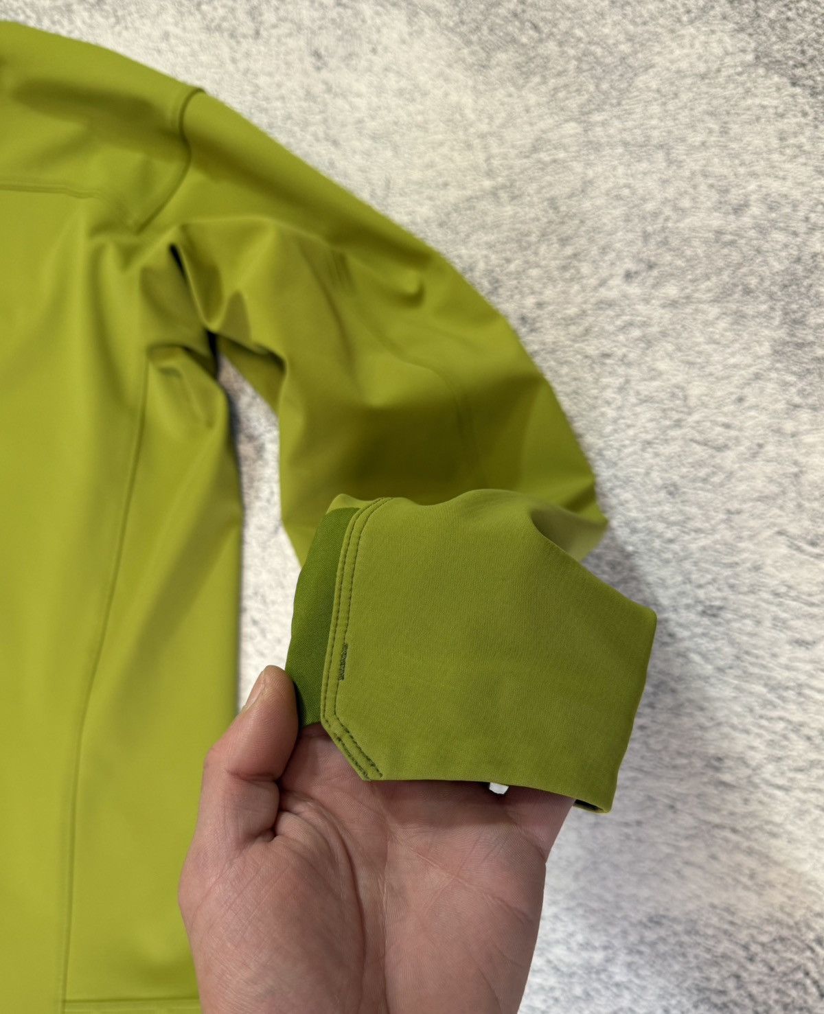 Arc'teryx Arc’teryx Epsilon LT Hoody Jacket Men M Green Softshell Size US M / EU 48-50 / 2 - 18 Thumbnail
