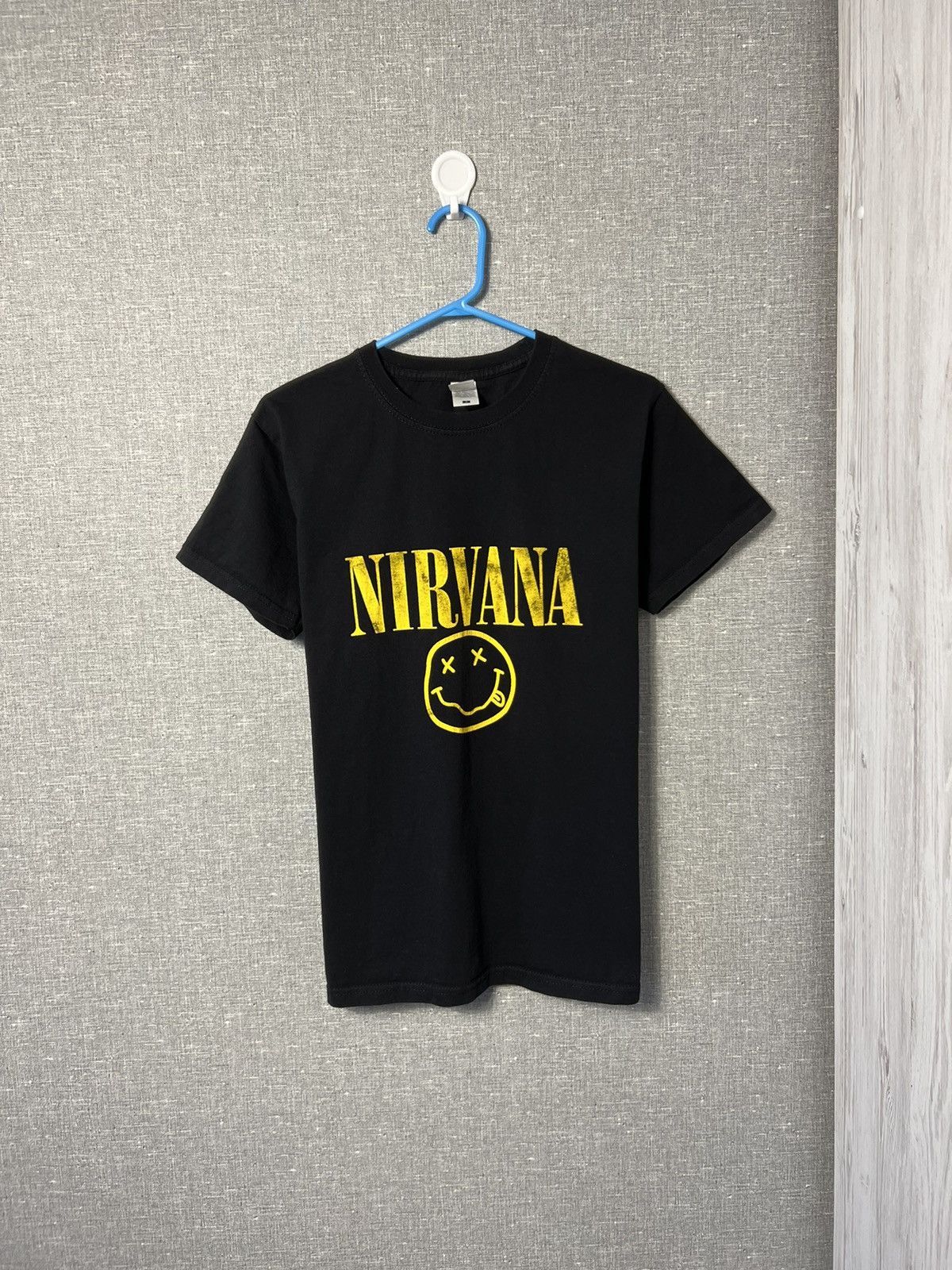 Vintage Vintage Nirvana Smile Big Logo T-Shirt Rock Band Tee Size US S / EU 44-46 / 1 - 1 Thumbnail