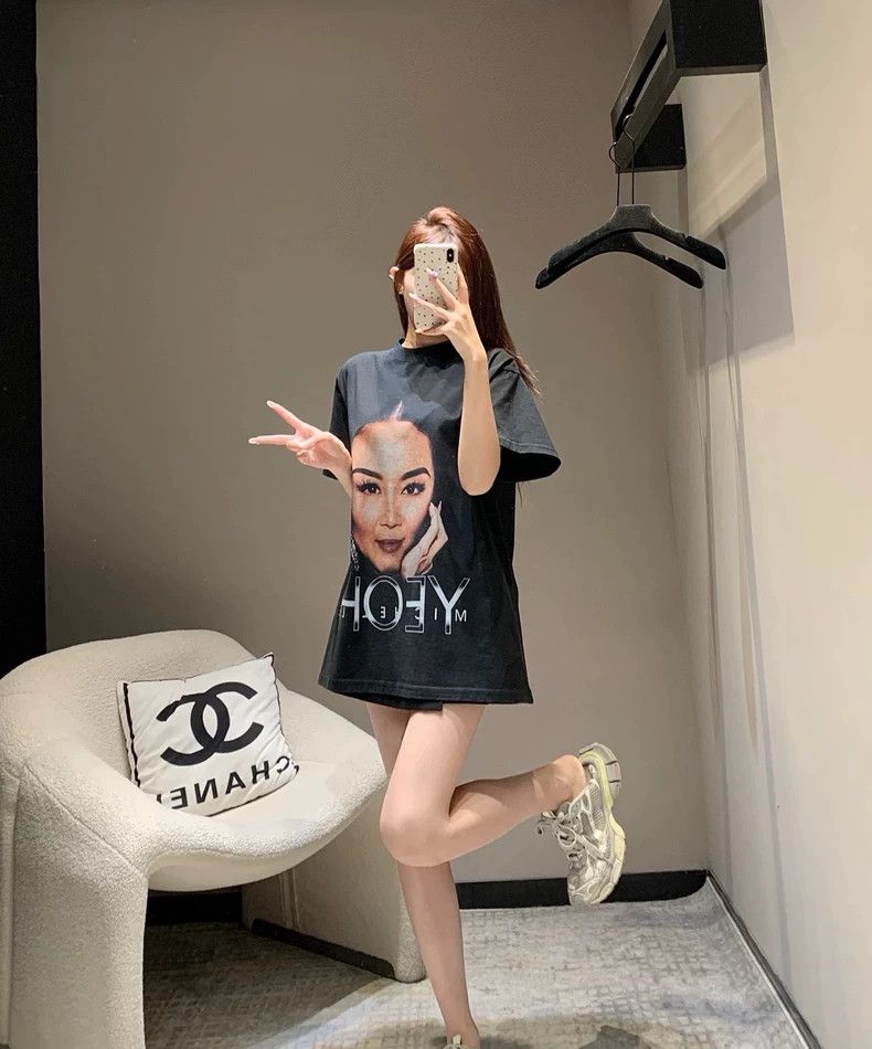 Balenciaga Balenciaga Portrait printed short sleeve T-shirt Size US M / EU 48-50 / 2 - 6 Thumbnail