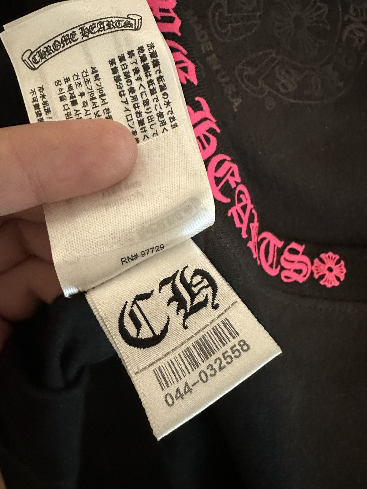 Chrome Hearts Chrome Hearts Black/Pink Neck Logo L/S Size US M / EU 48-50 / 2 - 7 Thumbnail