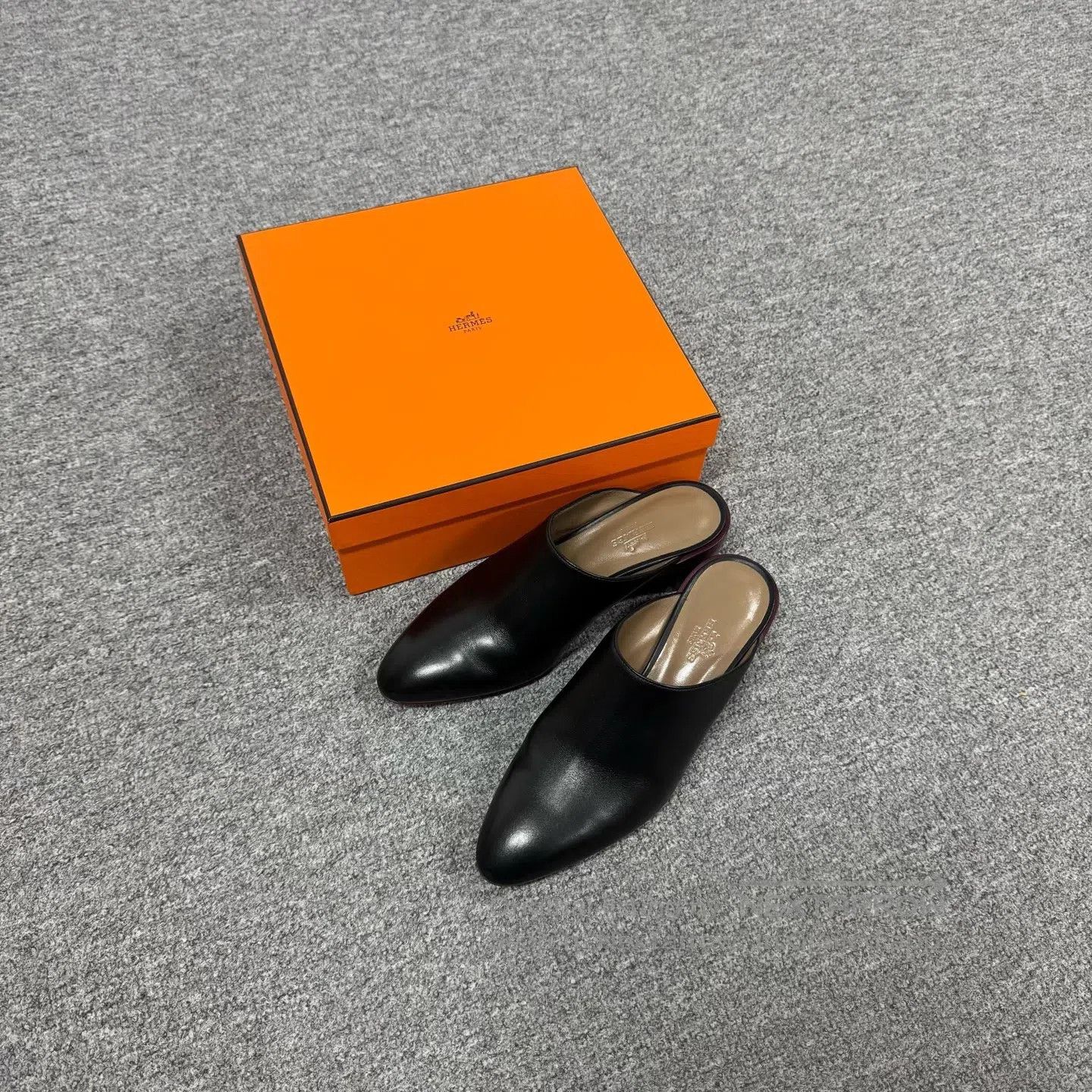 Hermes Hermes High-heeled mule shoes; semi-slip-on leather shoes| Size US 6.5 / IT 36.5 - 2 Thumbnail
