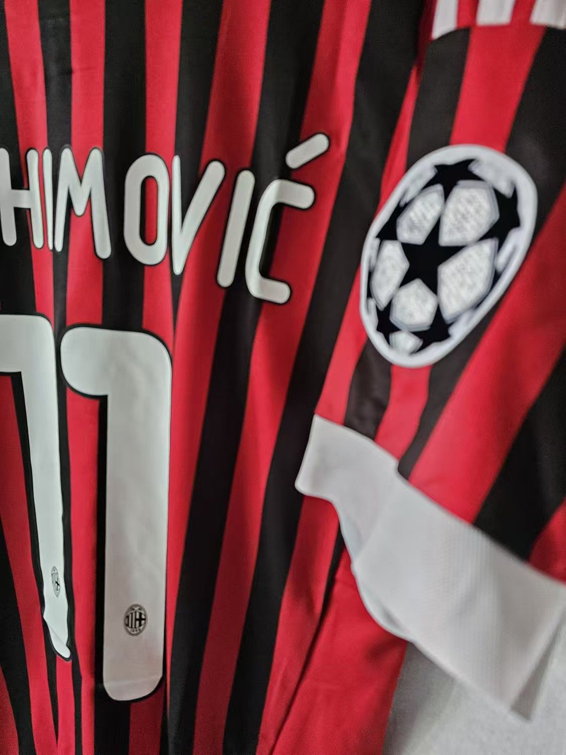 Other 2011 12 AC Milan #11 Ibrahimović Jersey Home Size US M / EU 48-50 / 2 - 4 Thumbnail