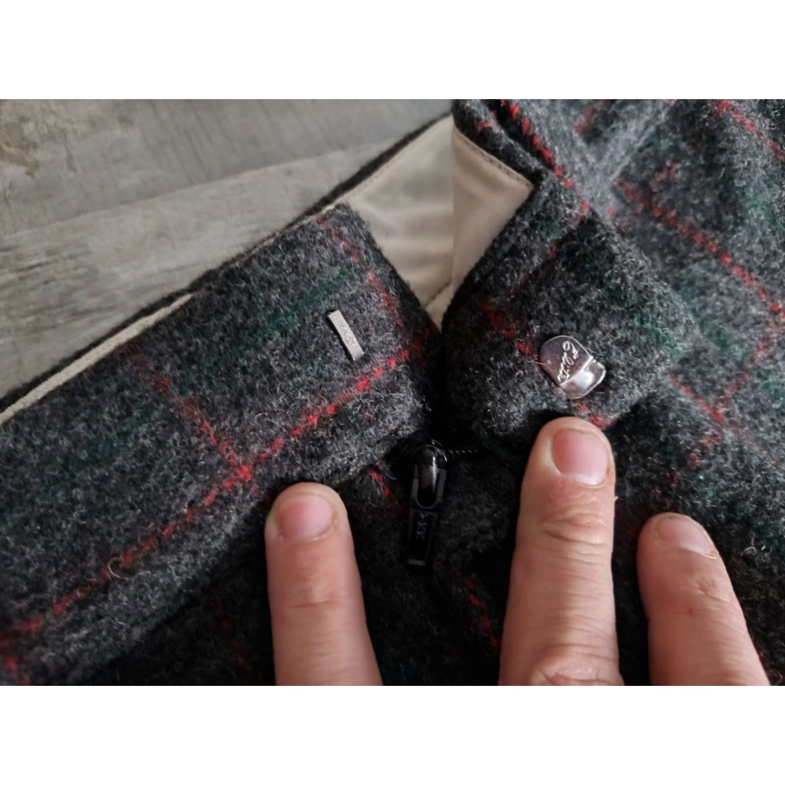 Vintage VTG Woolrich Malone Heavy Wool Hunting Pants Men 36x26 Gray Red Plaid USA Wool 90s Nature Workwear Size US 36 / EU 52 - 6 Thumbnail