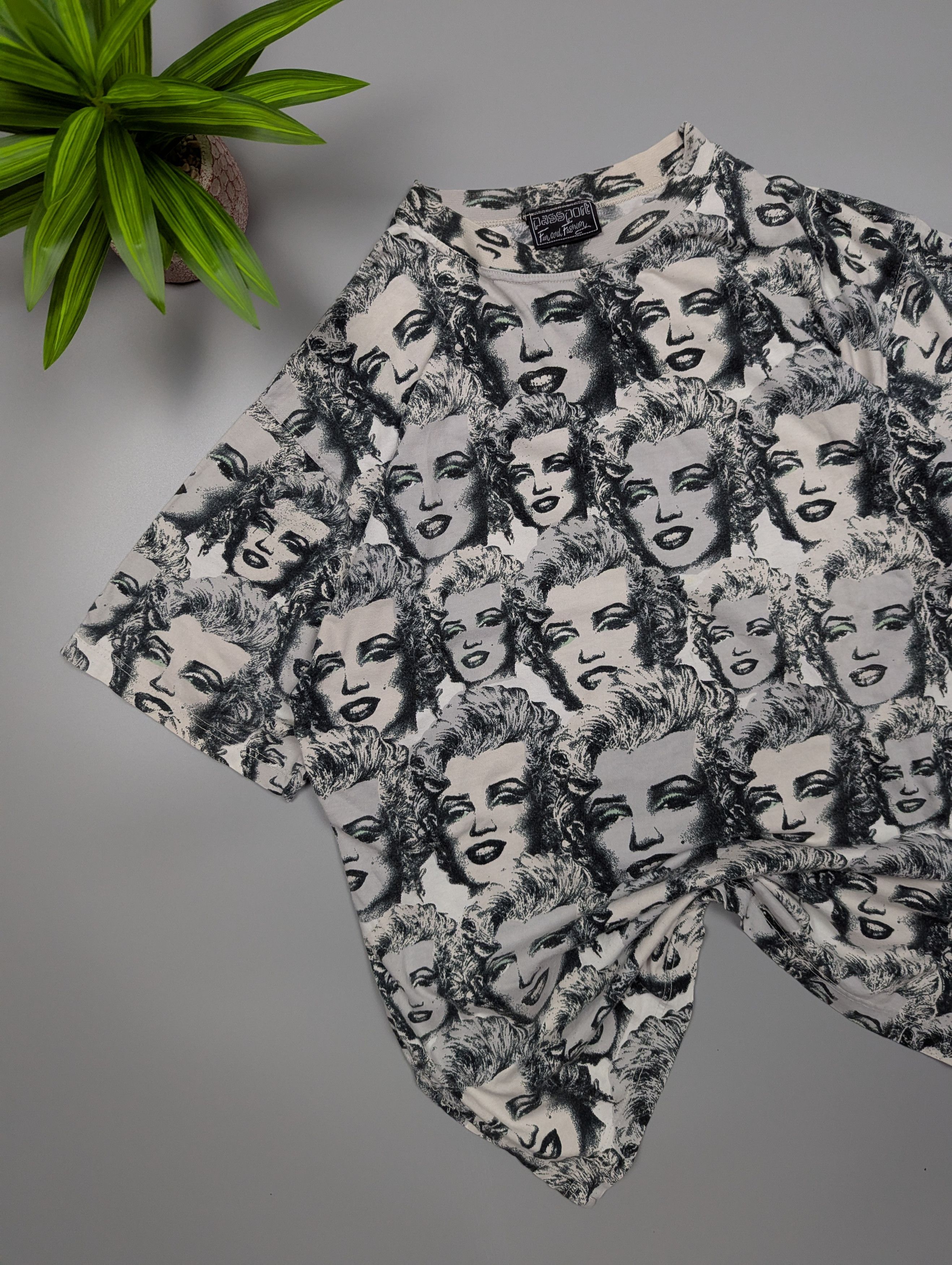 Passport Y2K Vtg Pop Art Graphic Tee Men’s S/M Marilyn Monroe Size US S / EU 44-46 / 1 - 2 Thumbnail