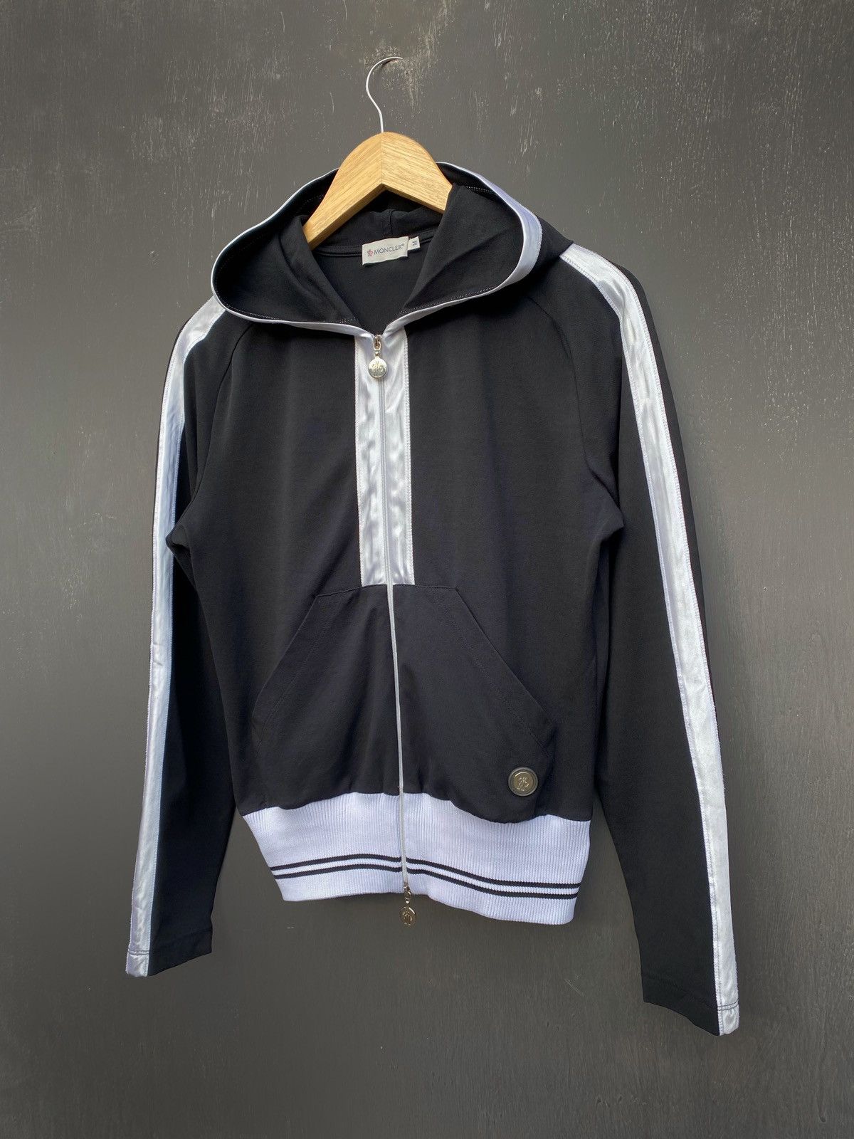 Moncler Moncler vintage Zip hoodie size M Made in Portugal Size M / US 6-8 / IT 42-44 - 1 Thumbnail