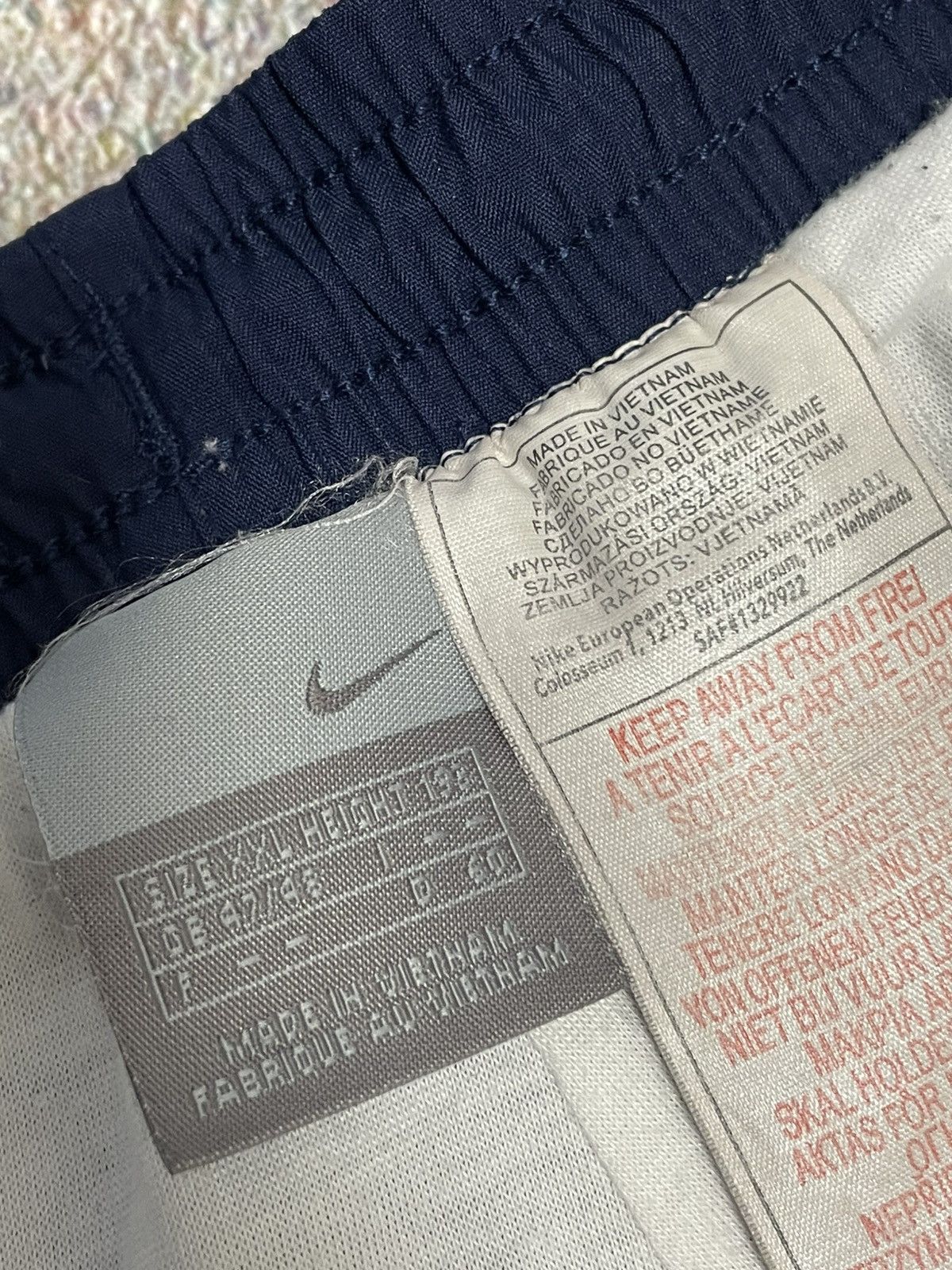 Nike Vintage Nike Nylon Drill Navy Track Pants Size US 38 / EU 54 - 6 Thumbnail