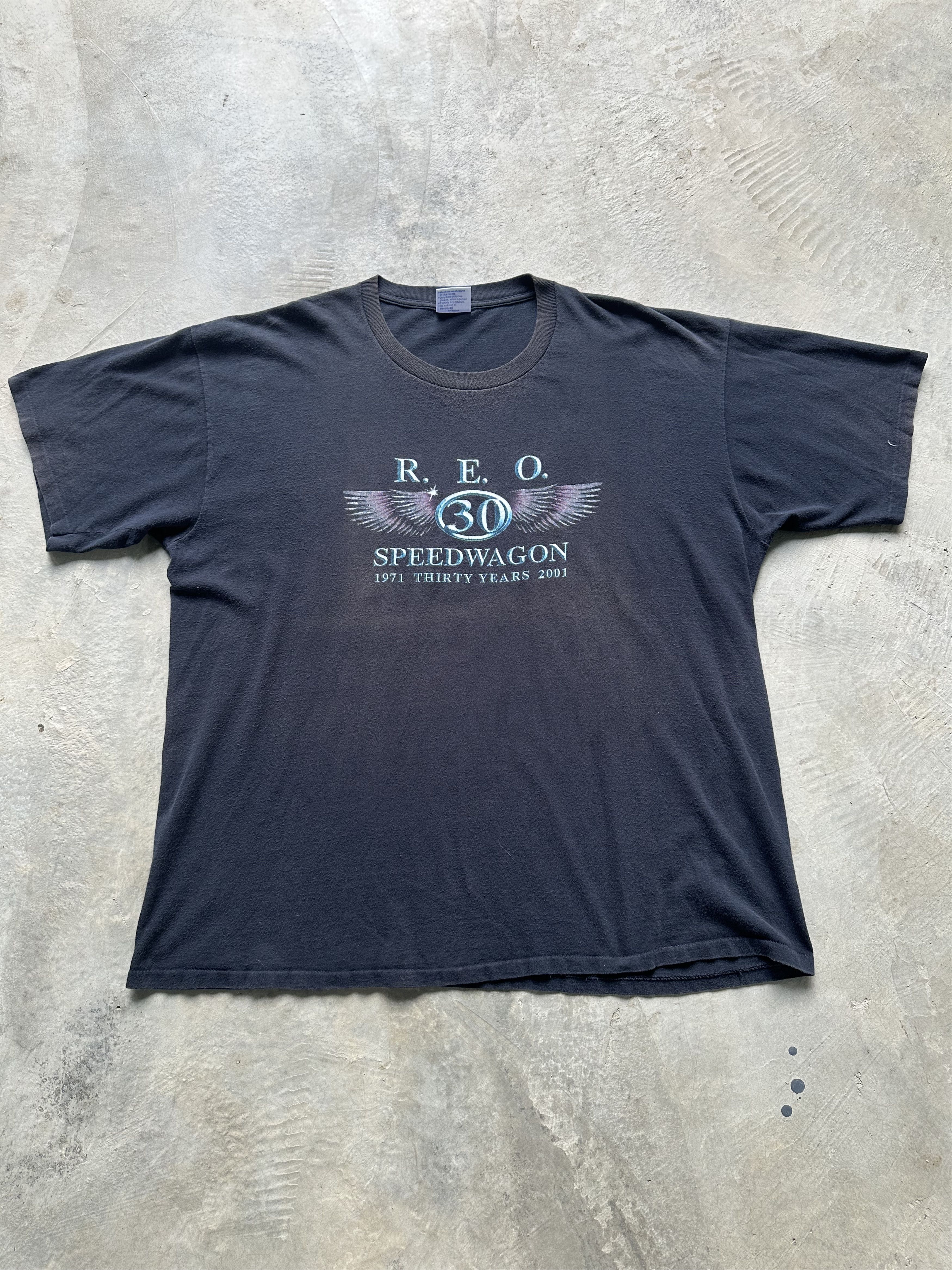 Band Tees Vintage REO SPEEDWAGON 1971 Thirty Years 2001 Size US XXL / EU 58 / 5 - 2 Thumbnail