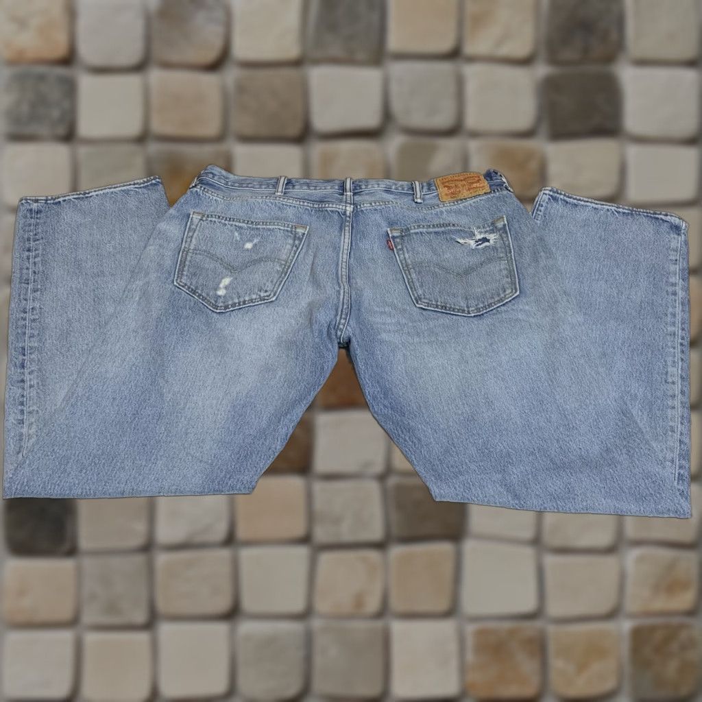 Levi's Levi's 501 Jeans Straight Fit 38x32 Regular Button Fly Distressed Worn Out Blue Denim Men Size US 38 / EU 54 - 1 Thumbnail