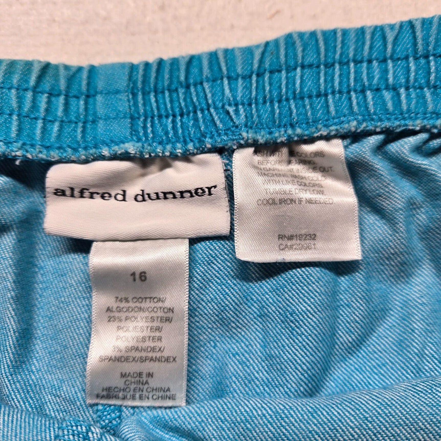 Vintage Alfred Dunner Solid Blue Flat Front Pants Pockets Women Size 16 Dress Pants pants Women 16 Blue Flat Front Pockets Alfred Dunner Size 38" / US 16 / IT 52 - 3 Thumbnail