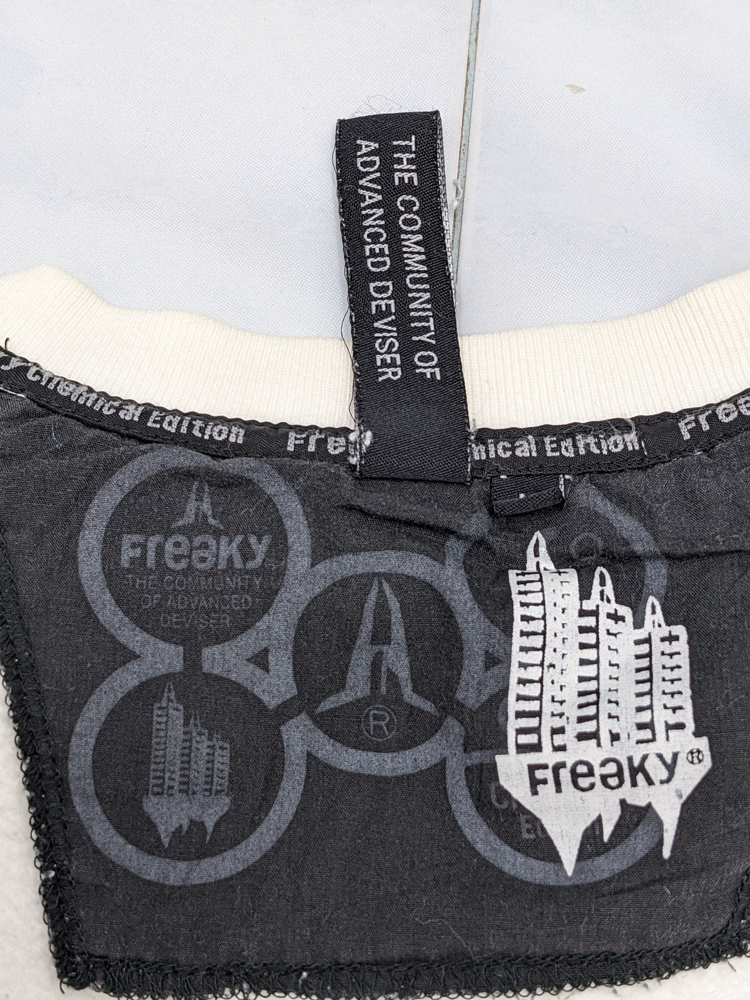 Japanese Brand Freaky Chemical Edition Streetwear Sweatshirt Size US L / EU 52-54 / 3 - 15 Thumbnail