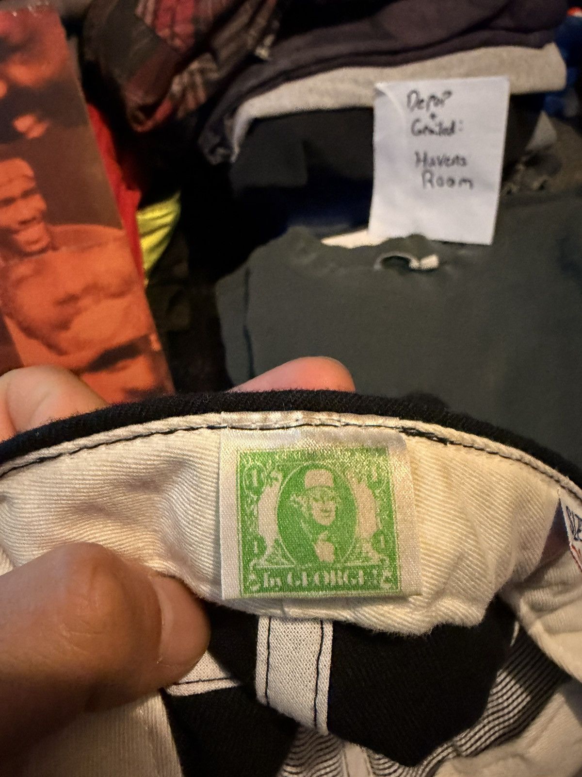 Vintage hat in size 7 1/2, original authenticity stamp. Size ONE SIZE - 6 Thumbnail