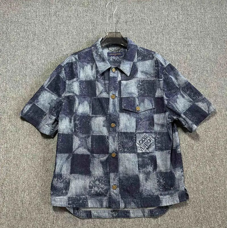 Louis Vuitton Louis Vuitton Men's XL Dark Blue Shirt 0089 Size US XL / EU 56 / 4 - 1 Thumbnail