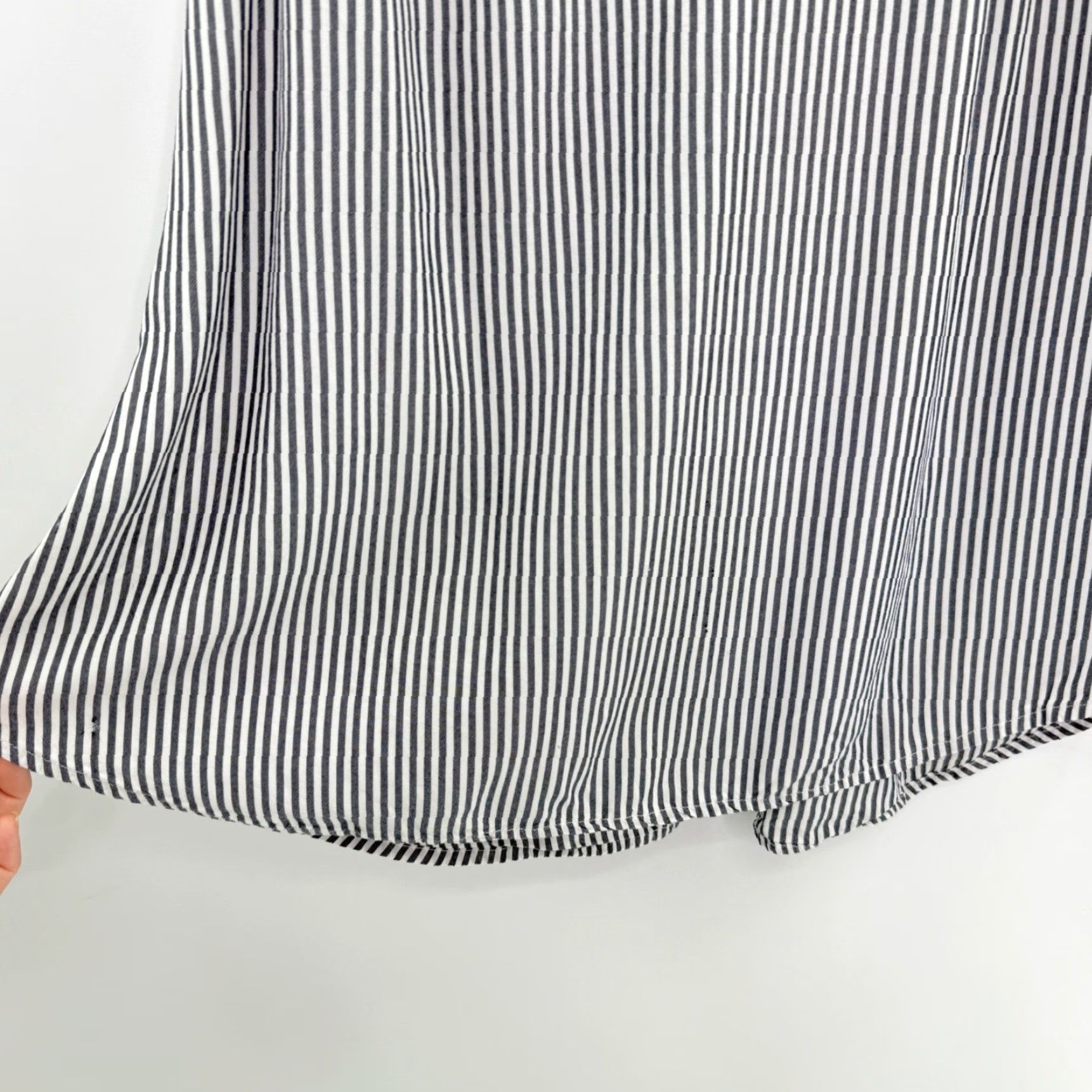 Old Navy Old Navy Tank Top Womens XXL Sleeveless V-Neck Keyhole Striped Gray Coastal Boho Size XXL / US 16-18 / IT 52-54 - 7 Thumbnail