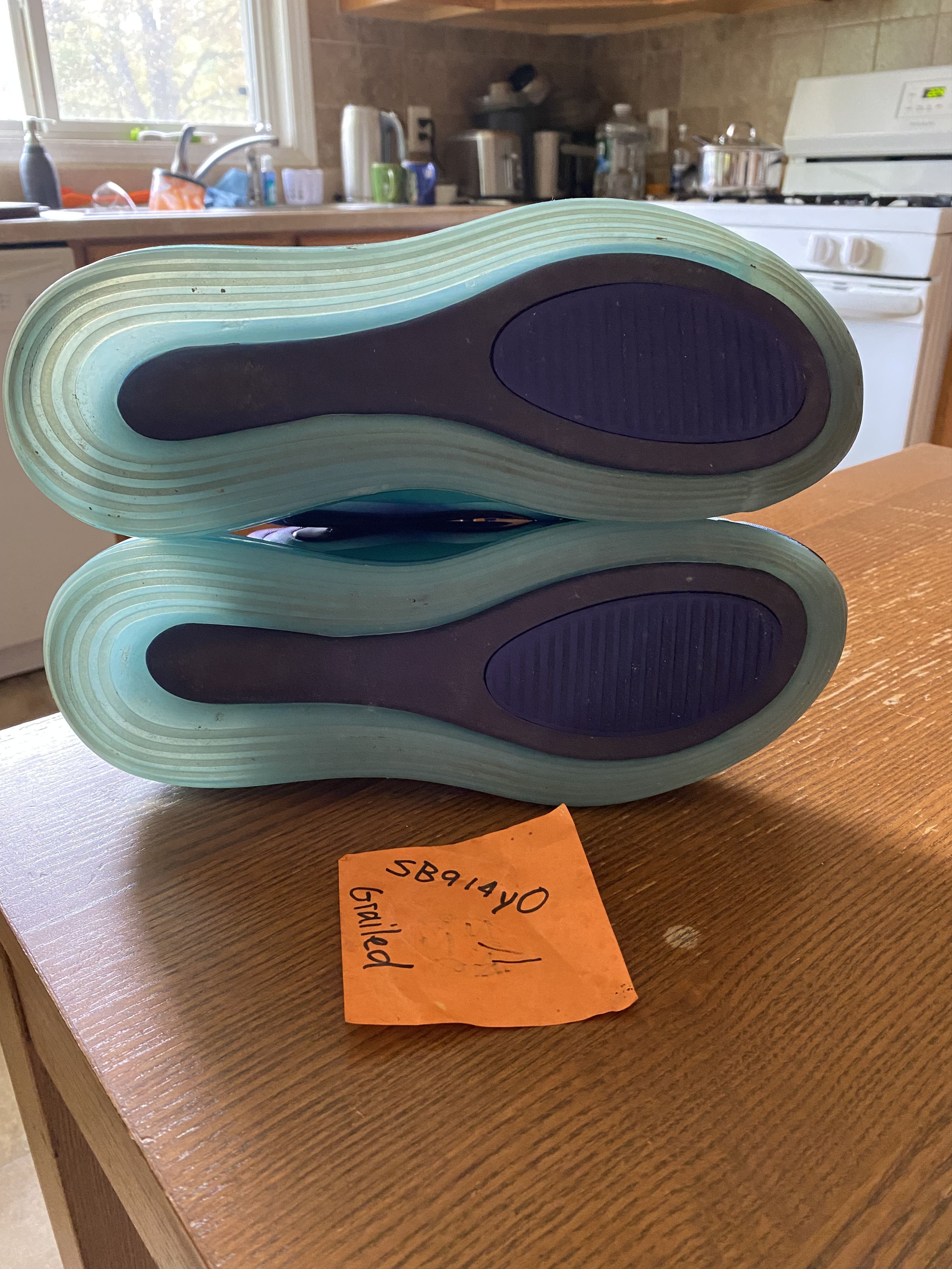 Nike Nike Air Max 720 Grand Purple Size US 9.5 / EU 42-43 - 2 Thumbnail