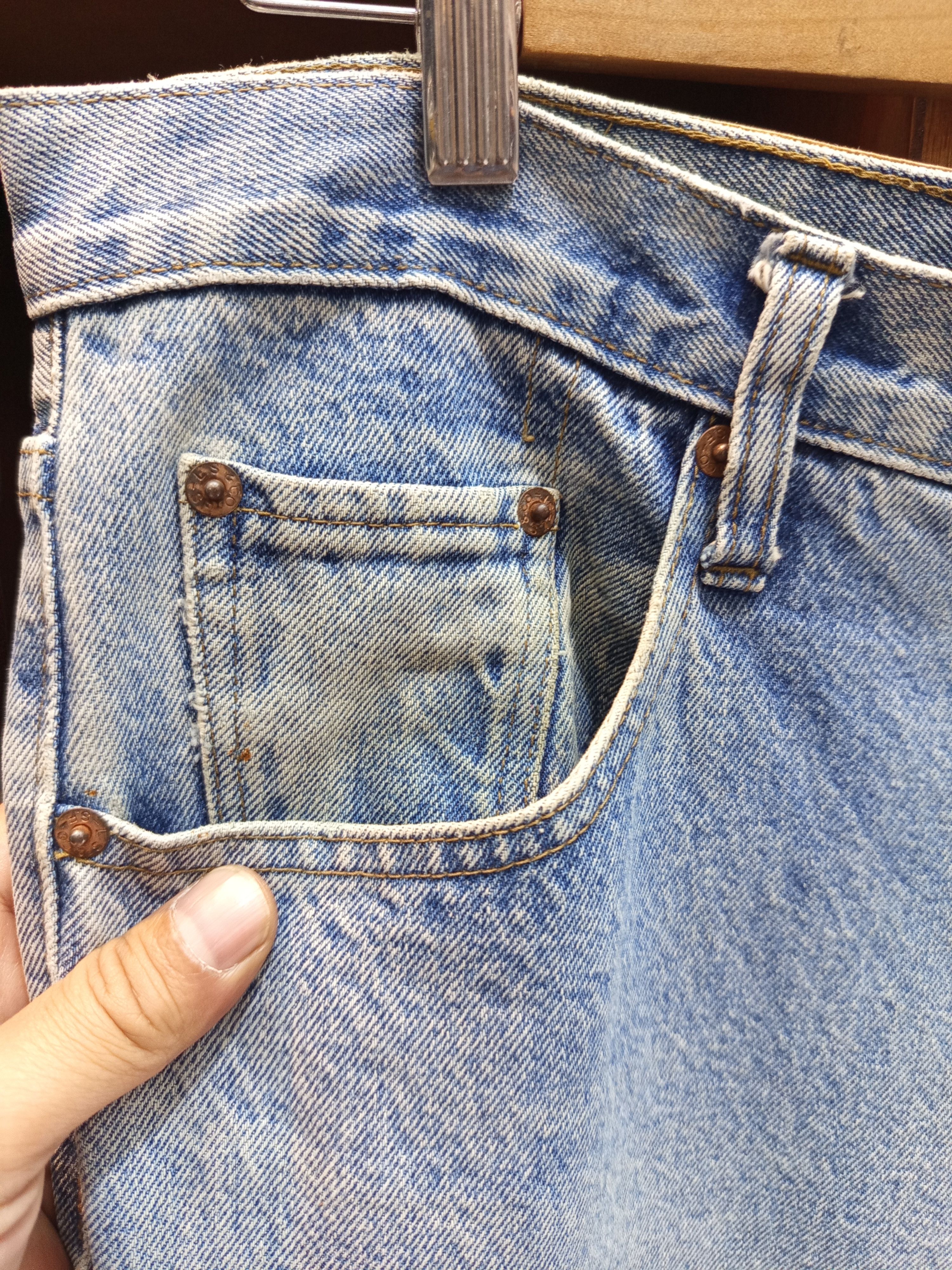 Vintage 1980s Levi’s 501 Made in USA Button Fly Denim Pants Size US 36 / EU 52 - 13 Thumbnail