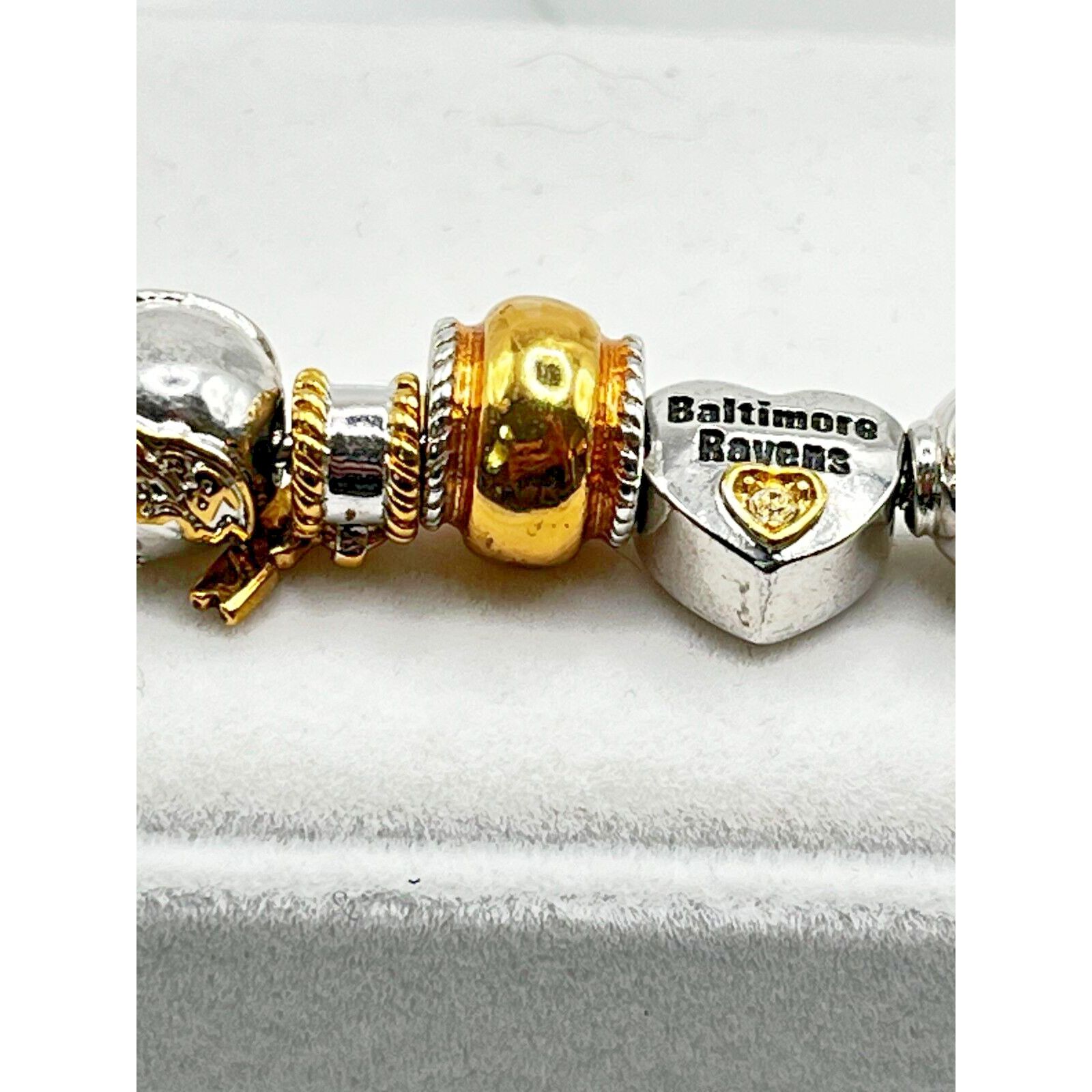 NADA Baltimore Ravens NFL 15 Charm Super Bowl XLVII BE Bracelet Size ONE SIZE - 4 Thumbnail