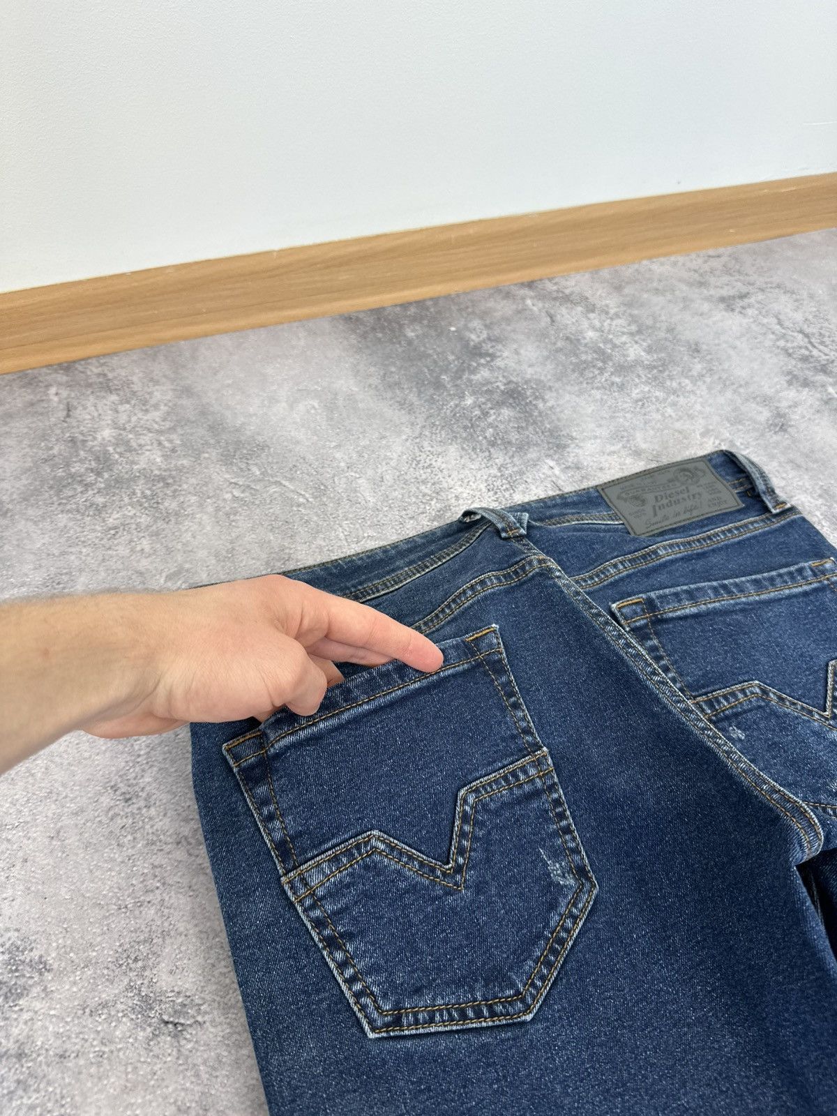 Diesel Vintage Diesel Avant Garde Designer Straight Larkee Jeans Size US 32 / EU 48 - 6 Thumbnail
