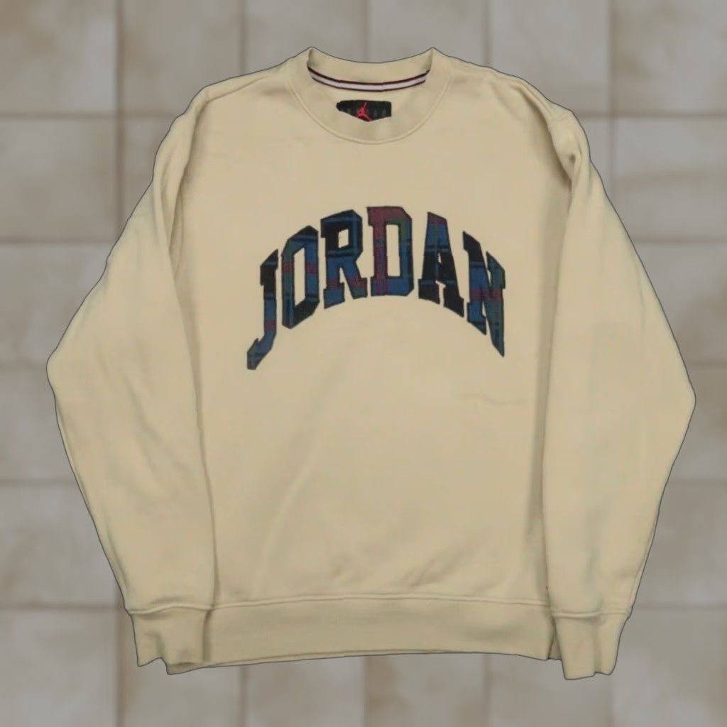 Nike Nike Sweatshirt Mens Small Tan Jordan Essential Holiday Heritage Fleece Crew Size US S / EU 44-46 / 1 - 1 Thumbnail