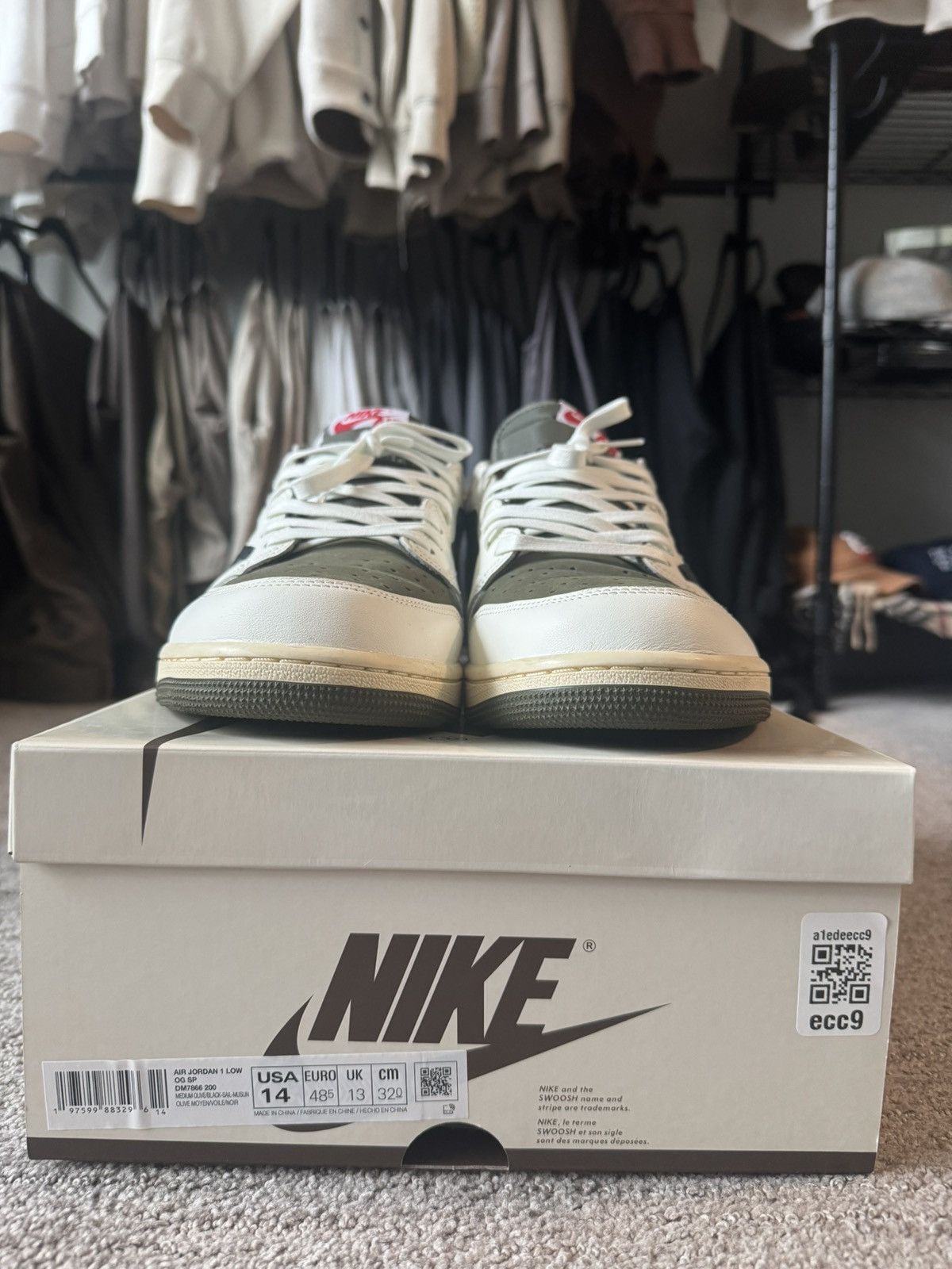 Jordan Brand × Travis Scott Travis Scott Jordan 1 Low Medium Olive Size US 14 / EU 47 - 5 Thumbnail