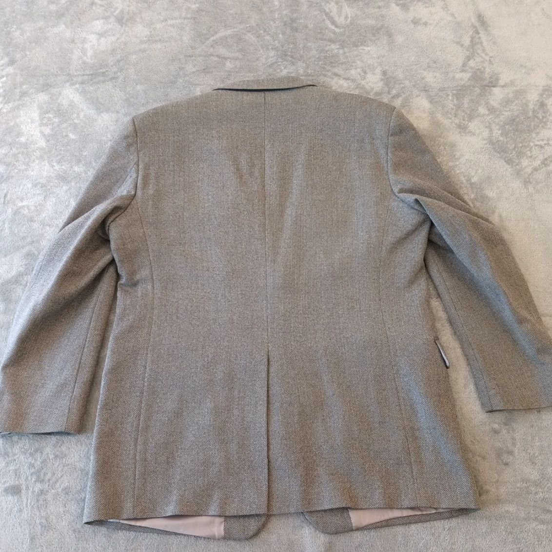 Jos. A. Bank Jos A Bank Blazer Mens 46 Long Gray Herringbone Wool Two Button Single Vent Vintage No Size 46R - 2 Thumbnail