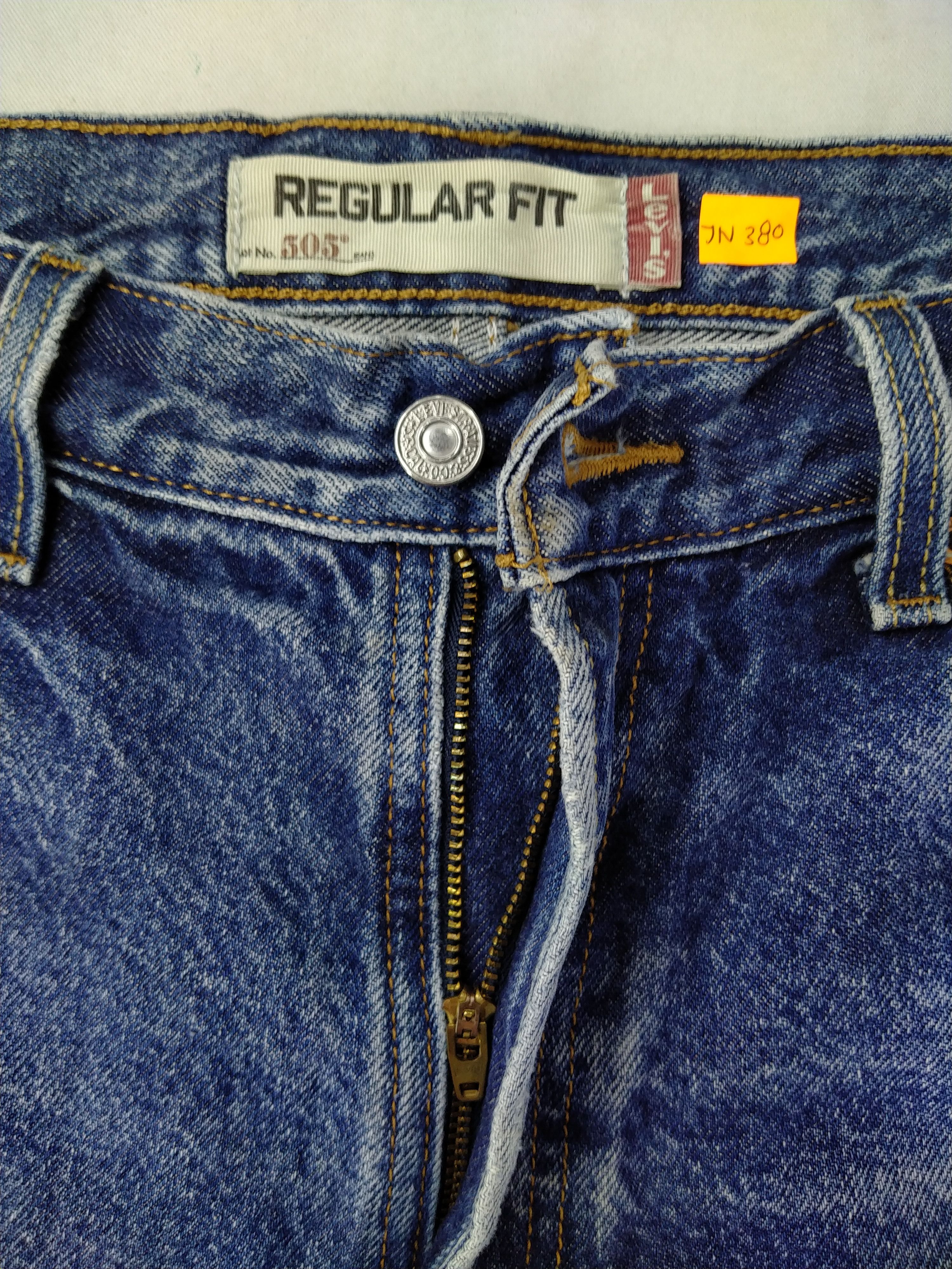 Levi's Vintage Levi's 505 Regular Fit Denim 35 x 28 Denim -JN380 Size US 35 - 8 Thumbnail