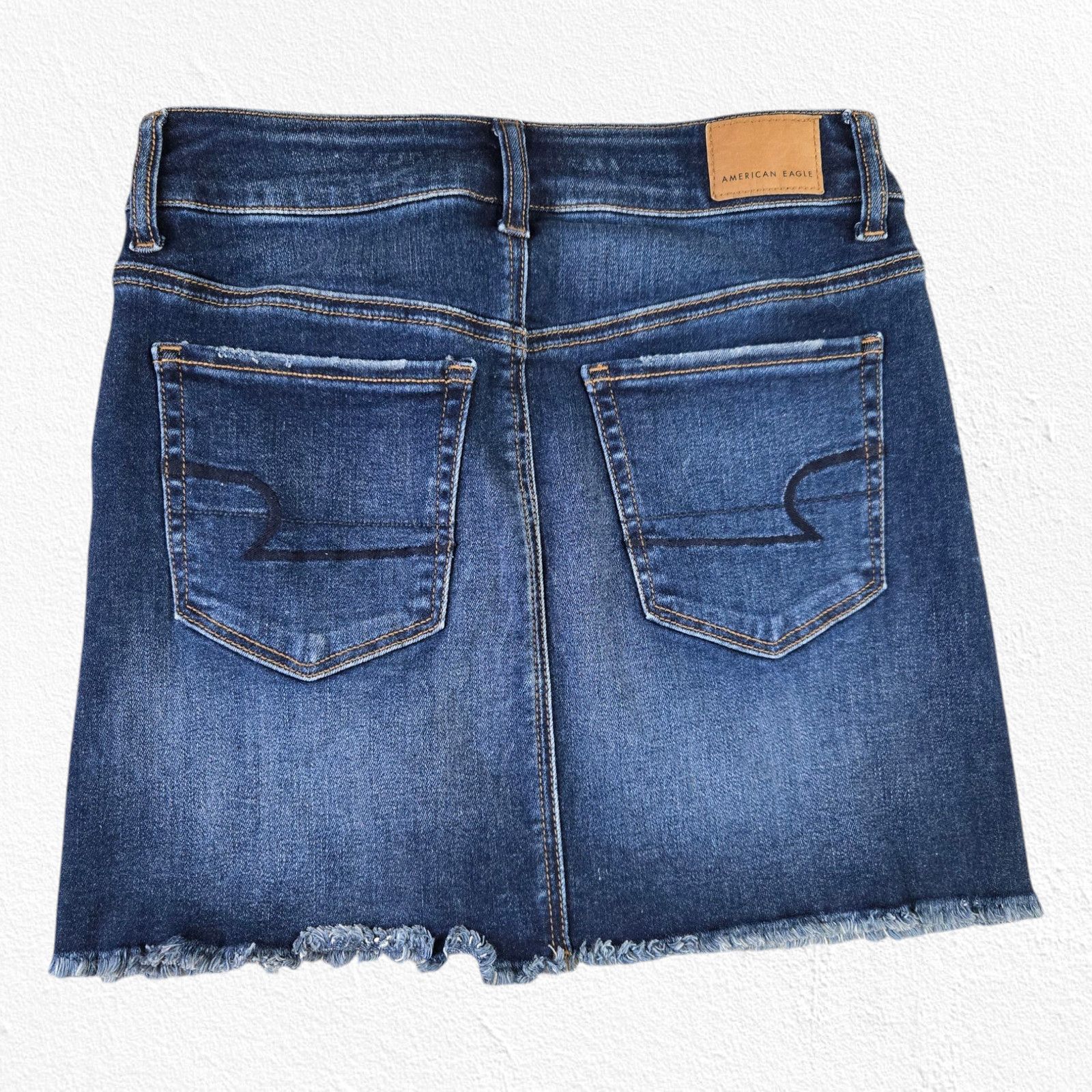 American Eagle Outfitters American Eagle Medium High Rise Mini Denim Skirt Size 4 Size 27" / US 4 / IT 40 - 5 Thumbnail