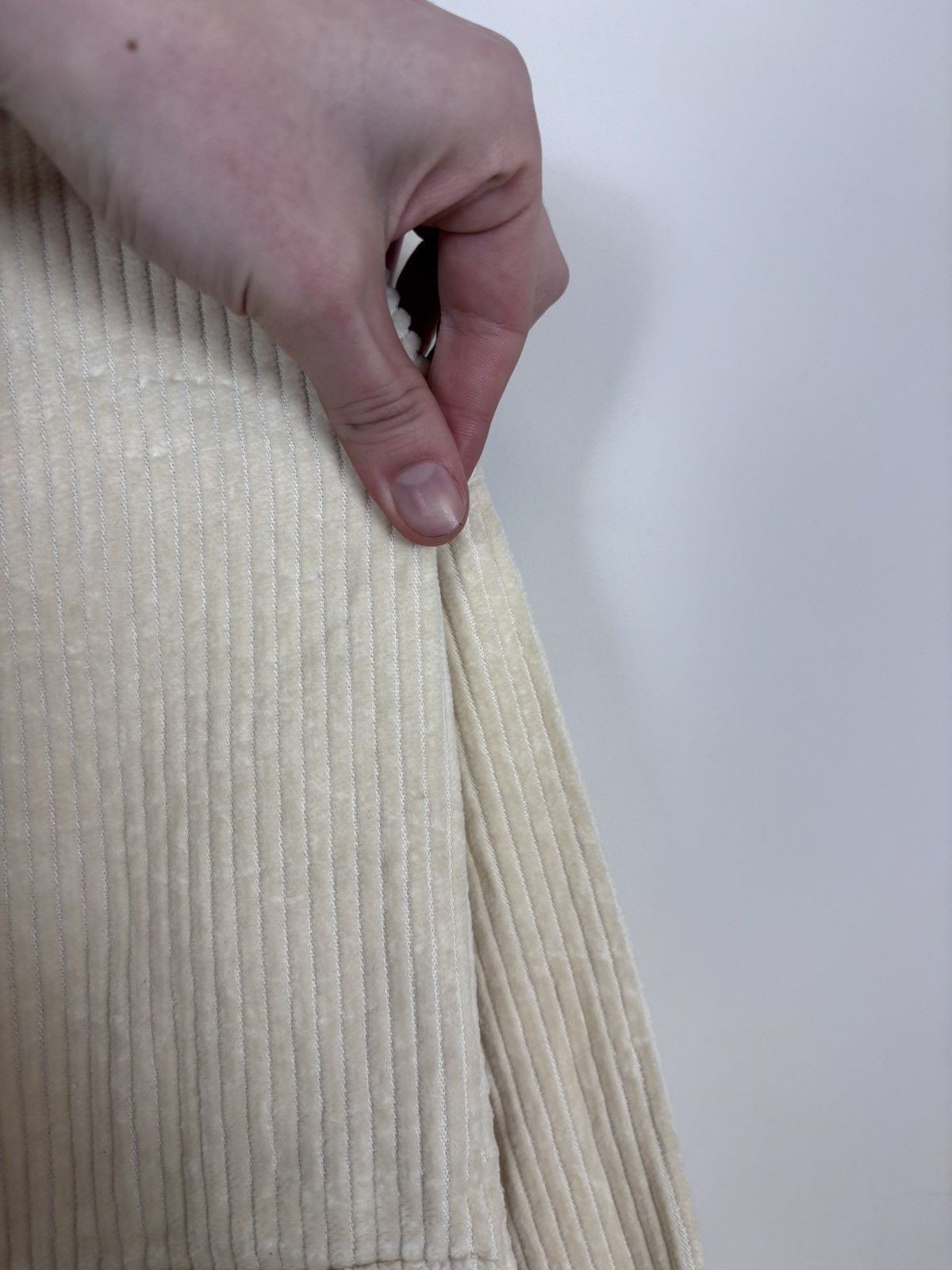 GU GU Japanese Men’s Ivory Double Pocket Corduroy Velvet Shirt Size US M / EU 48-50 / 2 - 8 Thumbnail