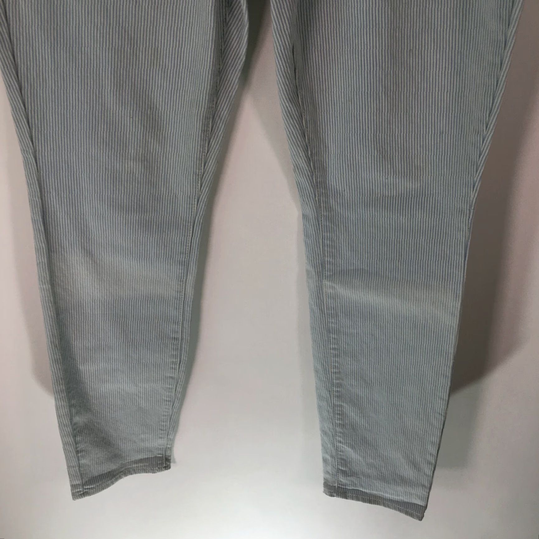 Old Navy Old Navy Rockstar Jeans Womens Stretch Regular Skinny Blue Stripe Size 8 Size 30" / US 8 / IT 44 - 7 Thumbnail
