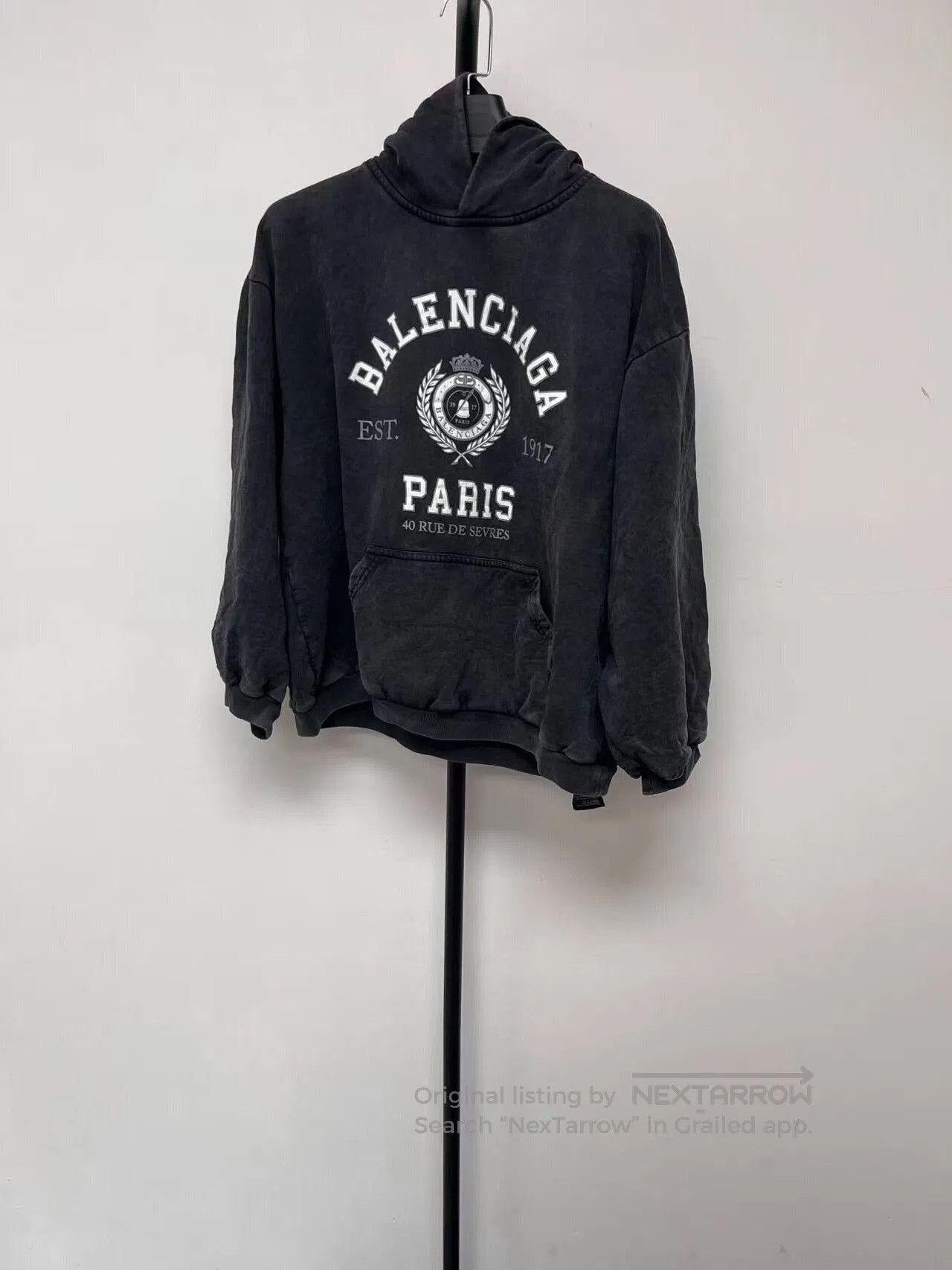 Balenciaga Balenciaga Logo Hoodie in Dark Gray. Size S / US 4 / IT 40 - 1 Thumbnail