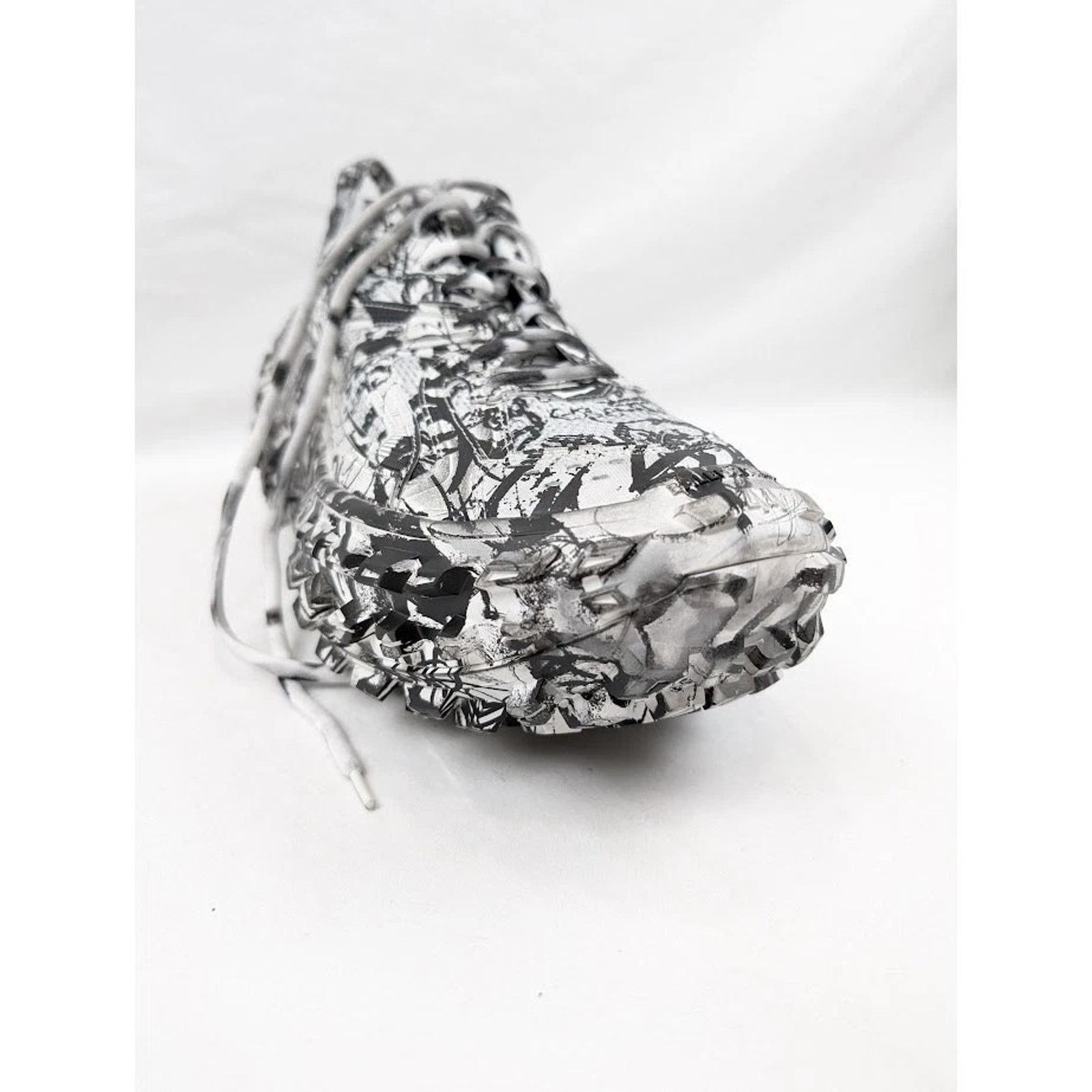 Balenciaga o1rshd1 Q:2 / Bouncer Extreme Graffiti Print in White/Black Size US 11 / EU 44 - 4 Thumbnail