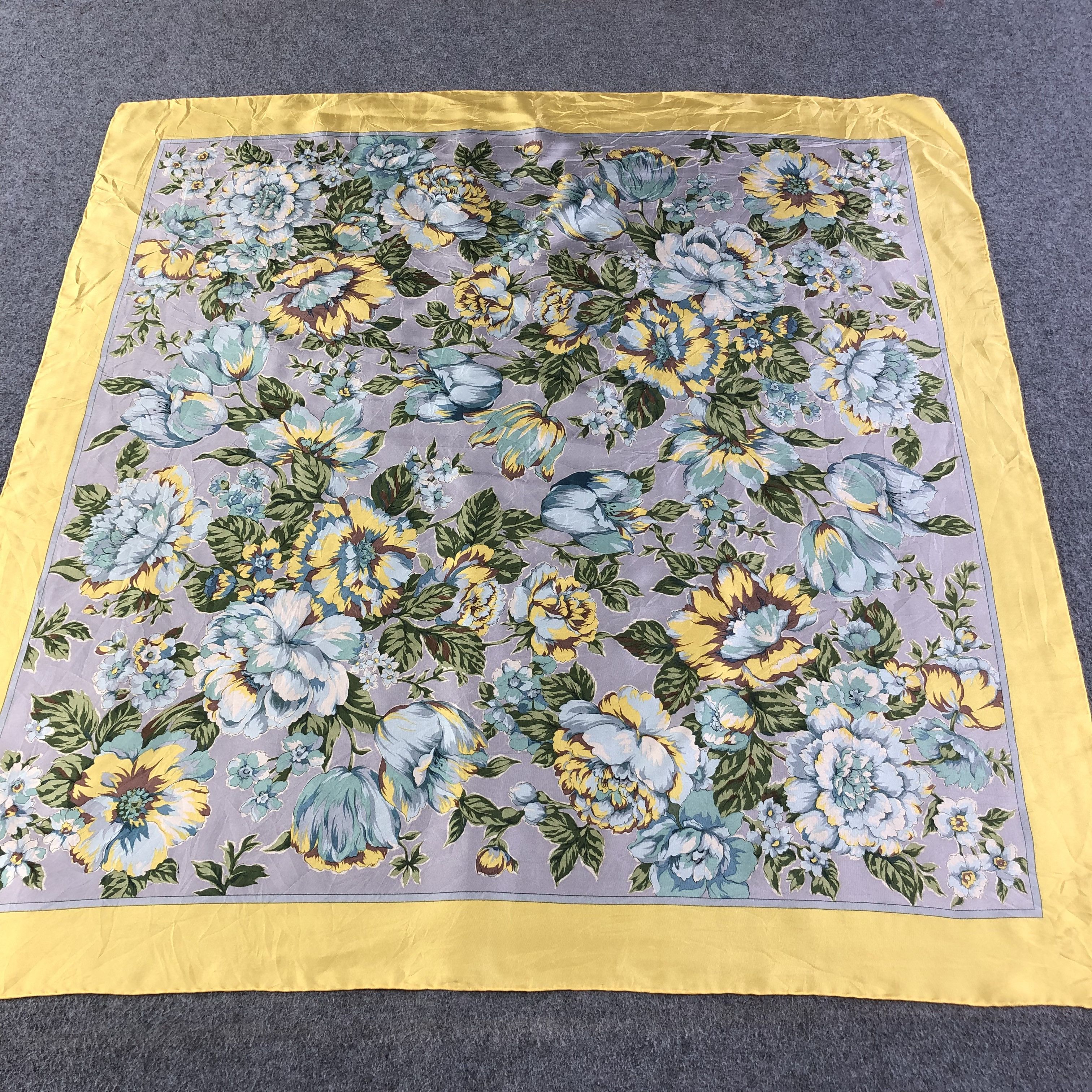 Japanese Brand Luxury Hand Rolled Floral Silk Scarf M831 Size ONE SIZE - 1 Thumbnail