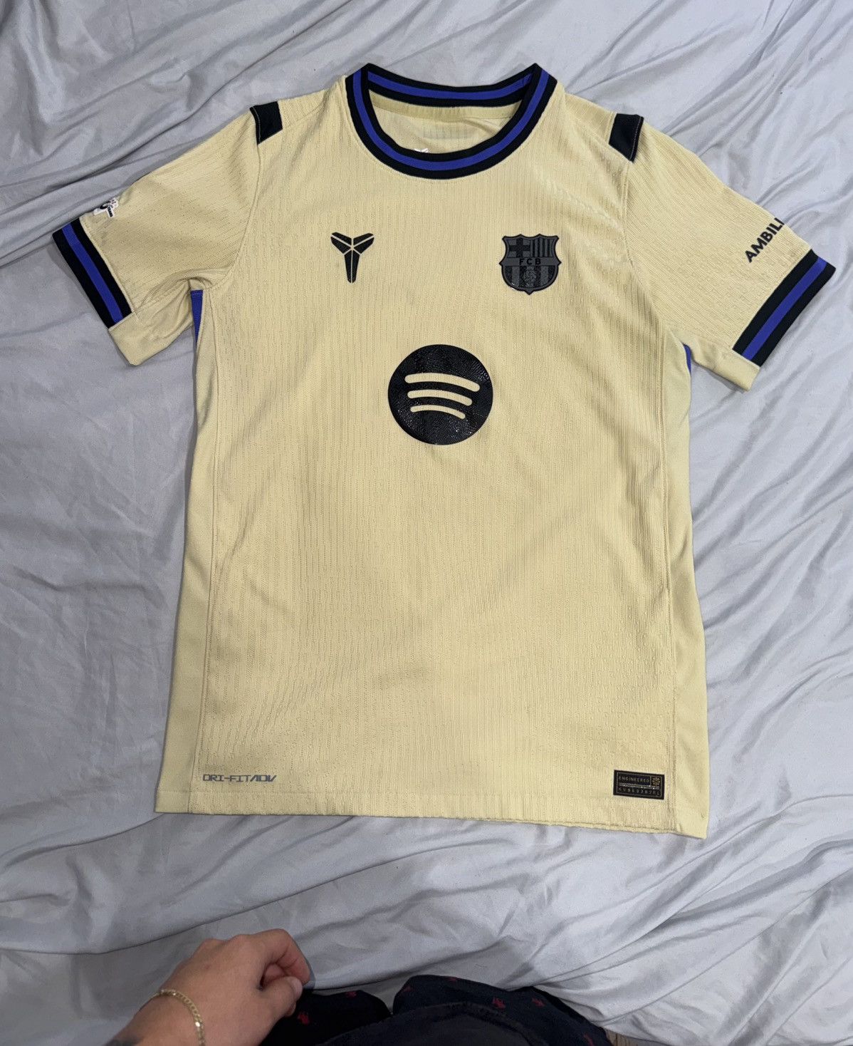 Other FC Barcelona Away Lamine Yamal Jersey 25/26 Player Version Size US XS / EU 42 / 0 - 1 Thumbnail