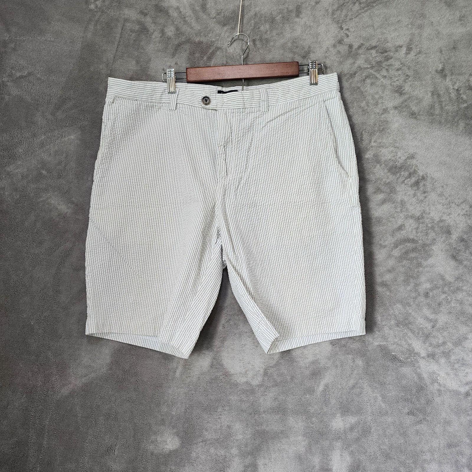 Banana Republic Banana Republic Aiden Shorts Men's 35 Striped Size US 35 - 1 Thumbnail